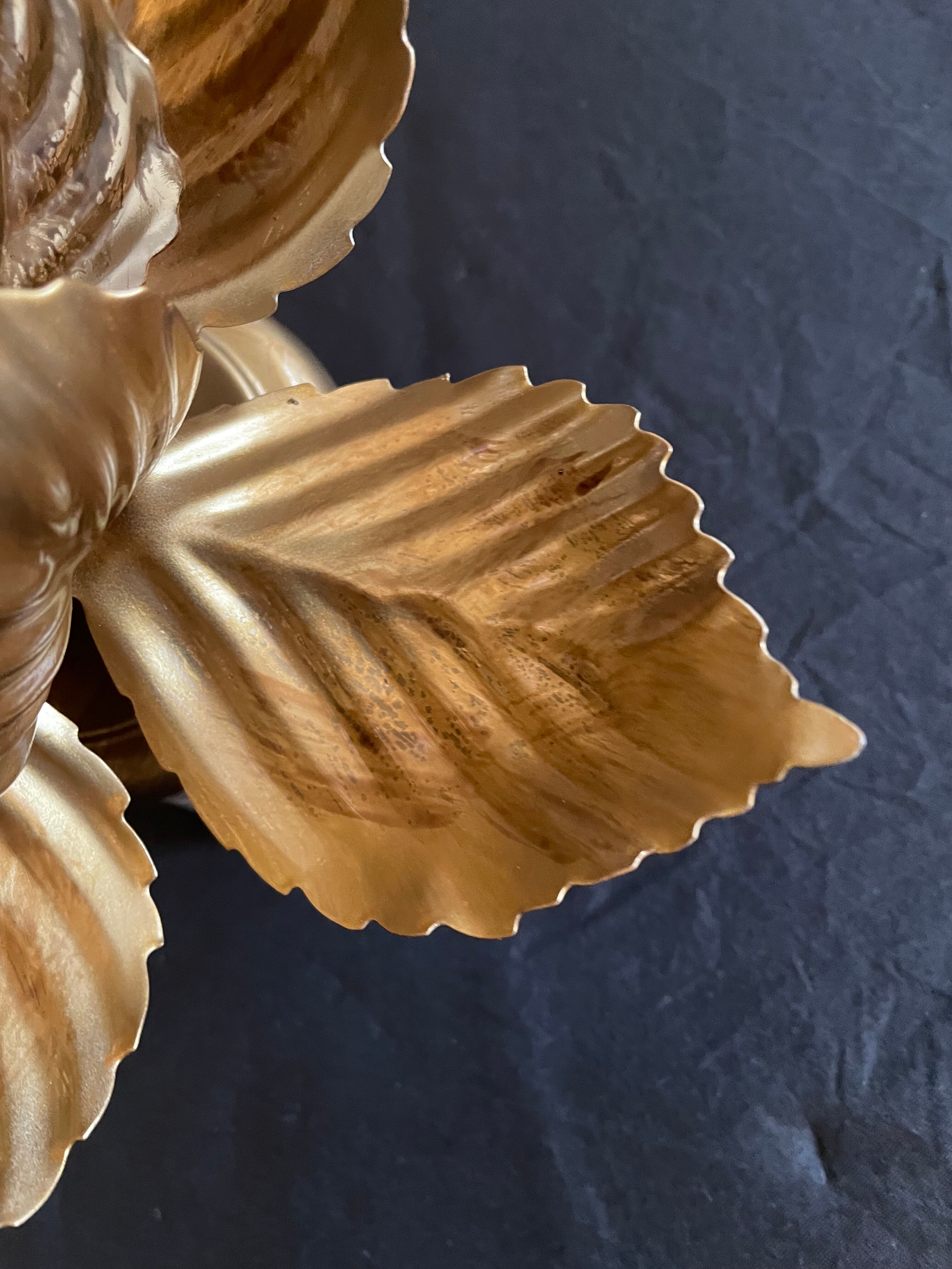 Wall lamp or ceiling lamp golden flower