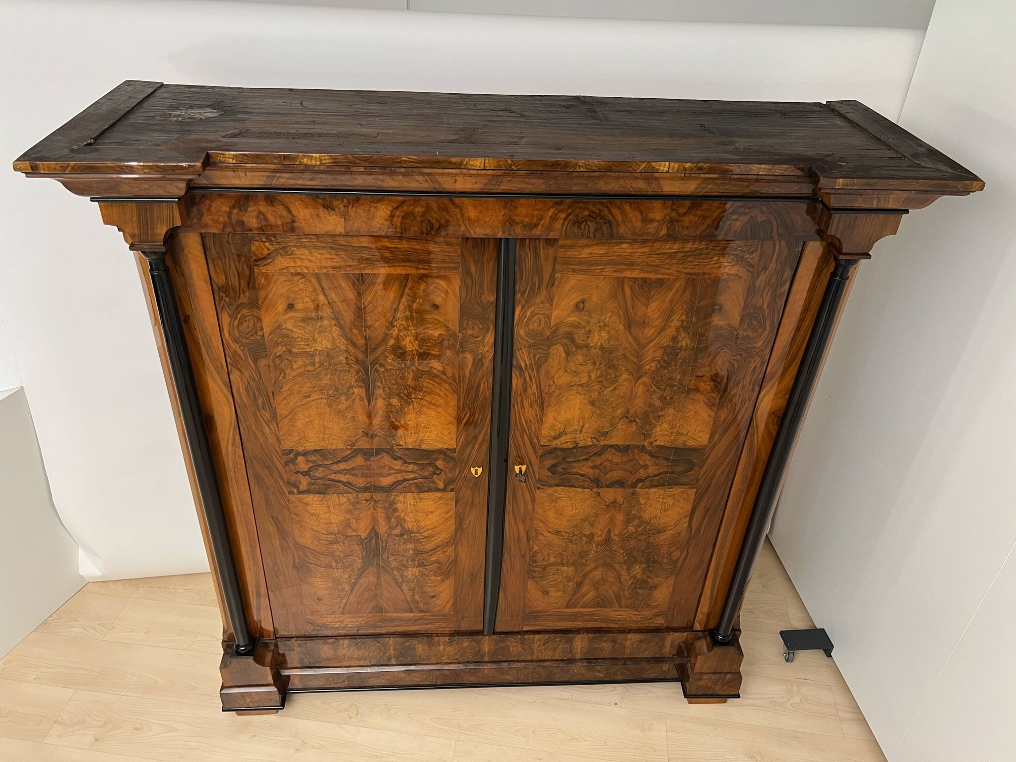 Biedermeier Wardrobe, Walnut Veneer, South Germany circa 1820