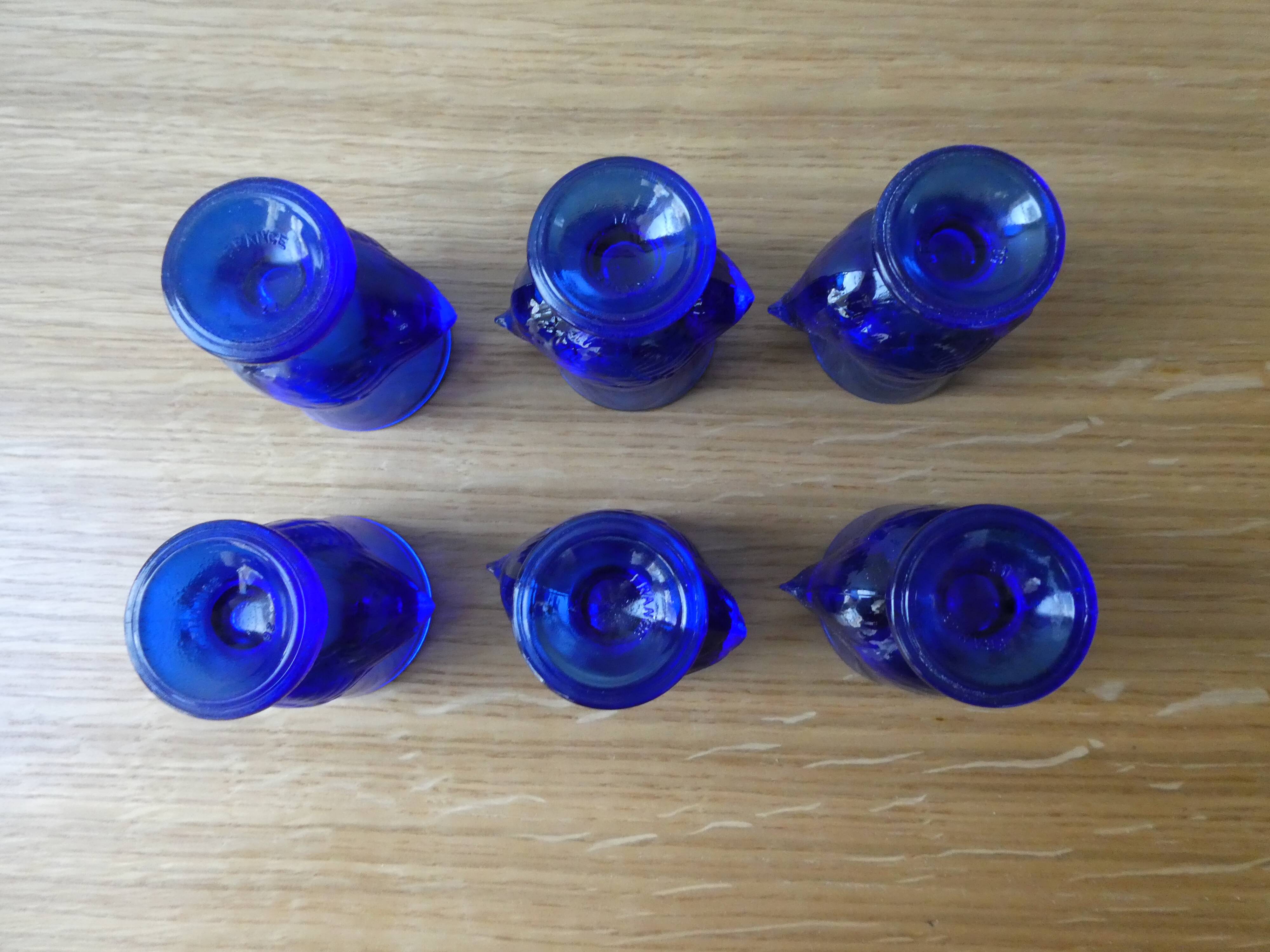 6 blue glass coquetiers, hen shape, France, 70s