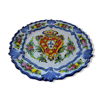 Large circular dish in earthenware from Alcobaça (Portugal), workshop "Vestal"