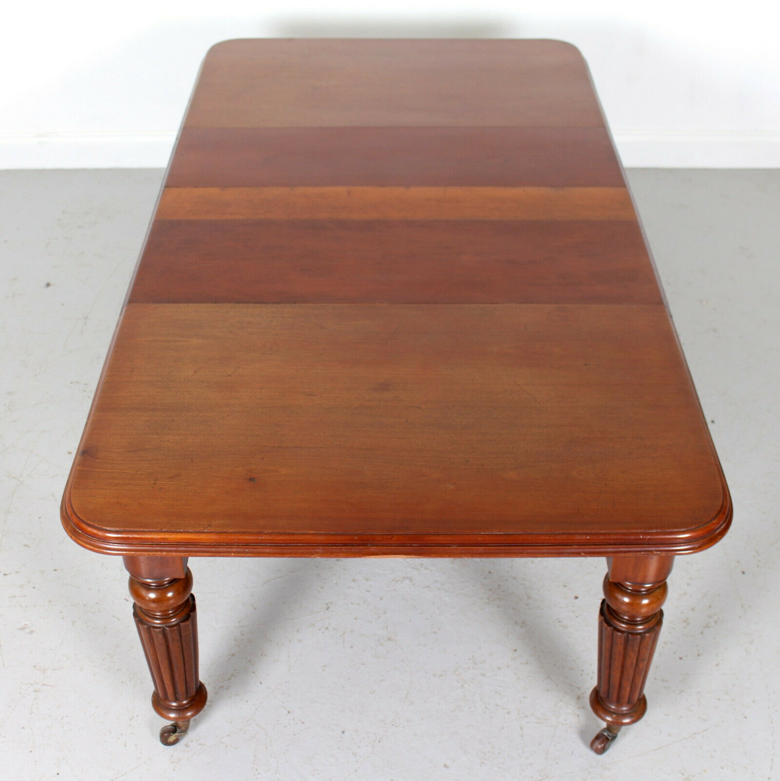 19Th Century mahogany dining table