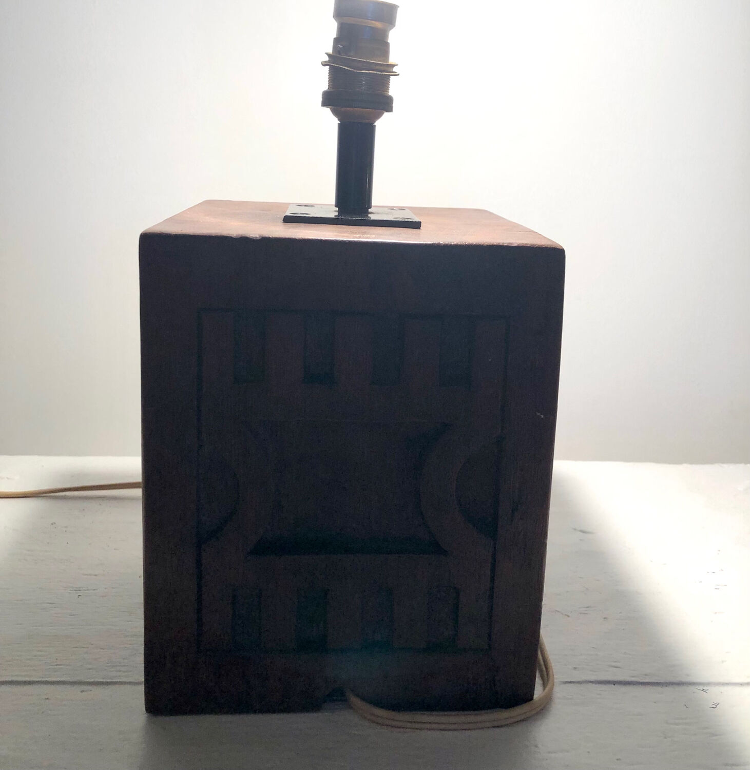 Brutalist folk art lamp base in teak from the 40s/50s.