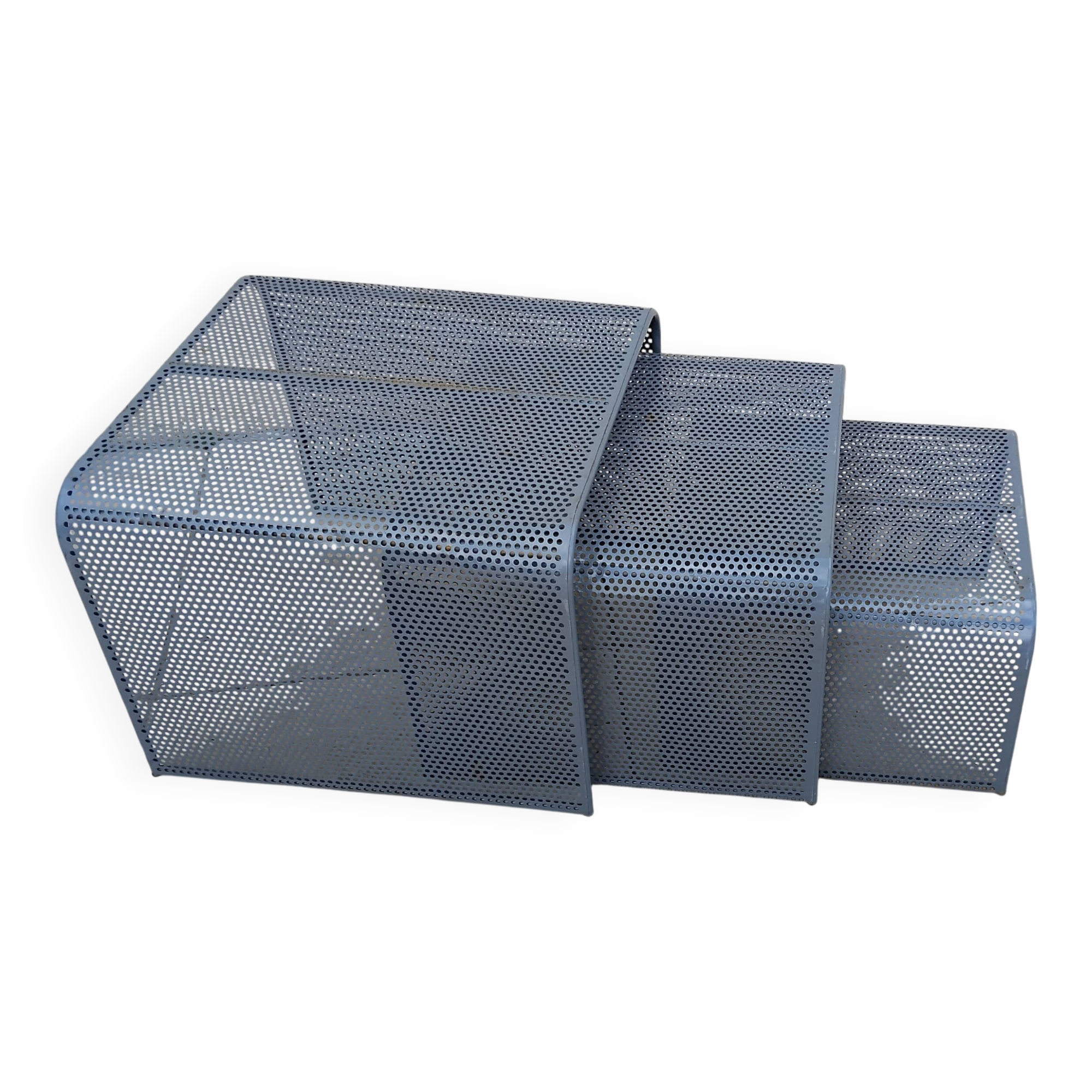 Table gigogne vintage métal perforé design