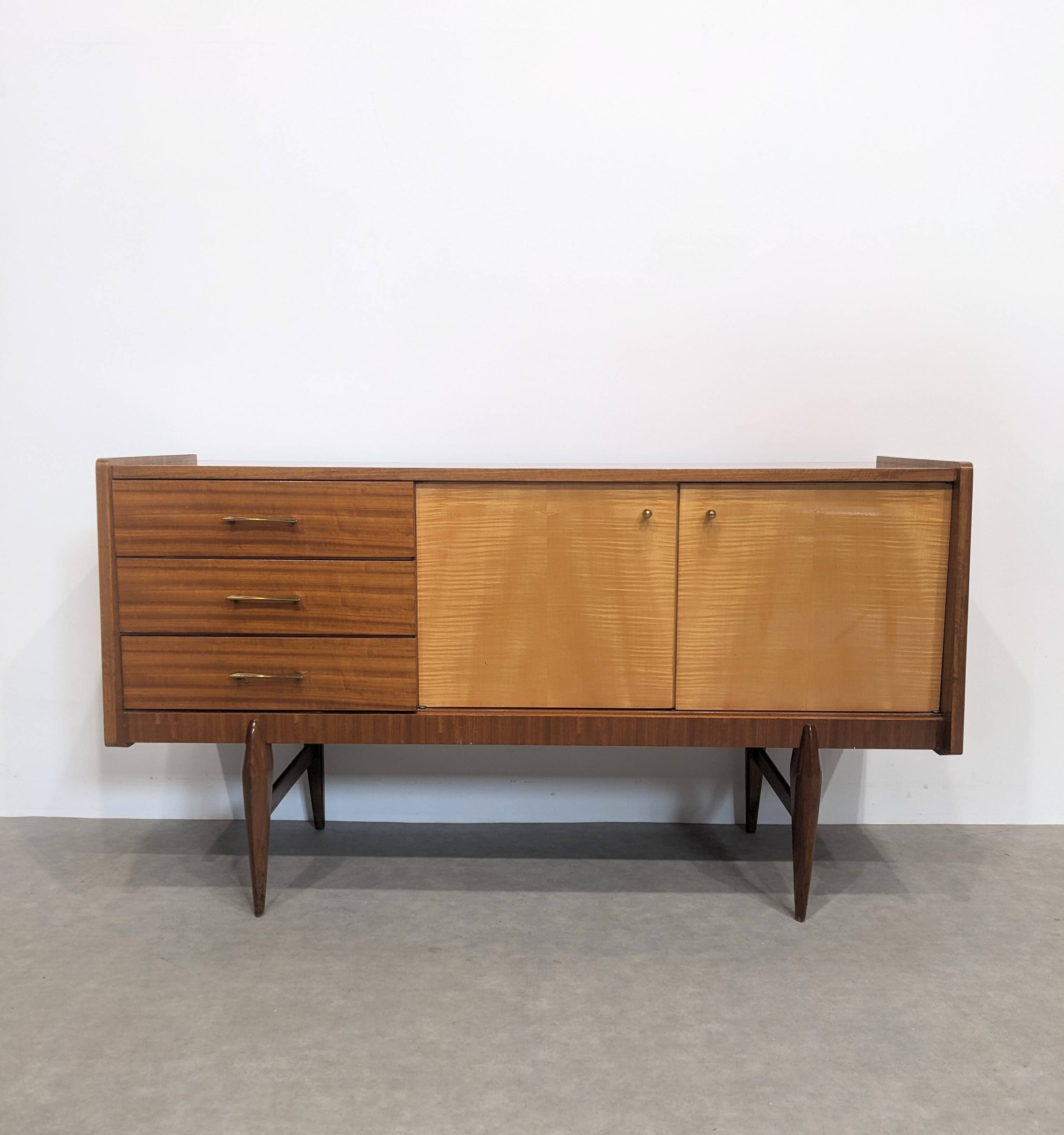 Pretty vintage sideboard