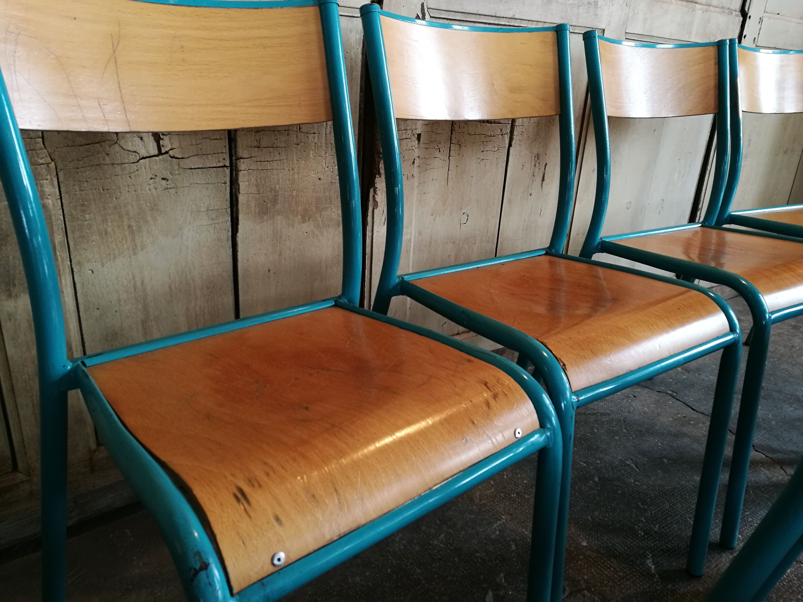 Lot of 13 adult Mullca school chairs