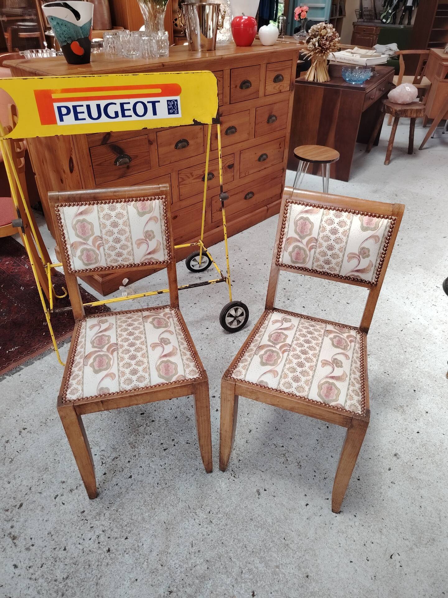 Pair of vintage solid wood chairs with upholstery – 1960