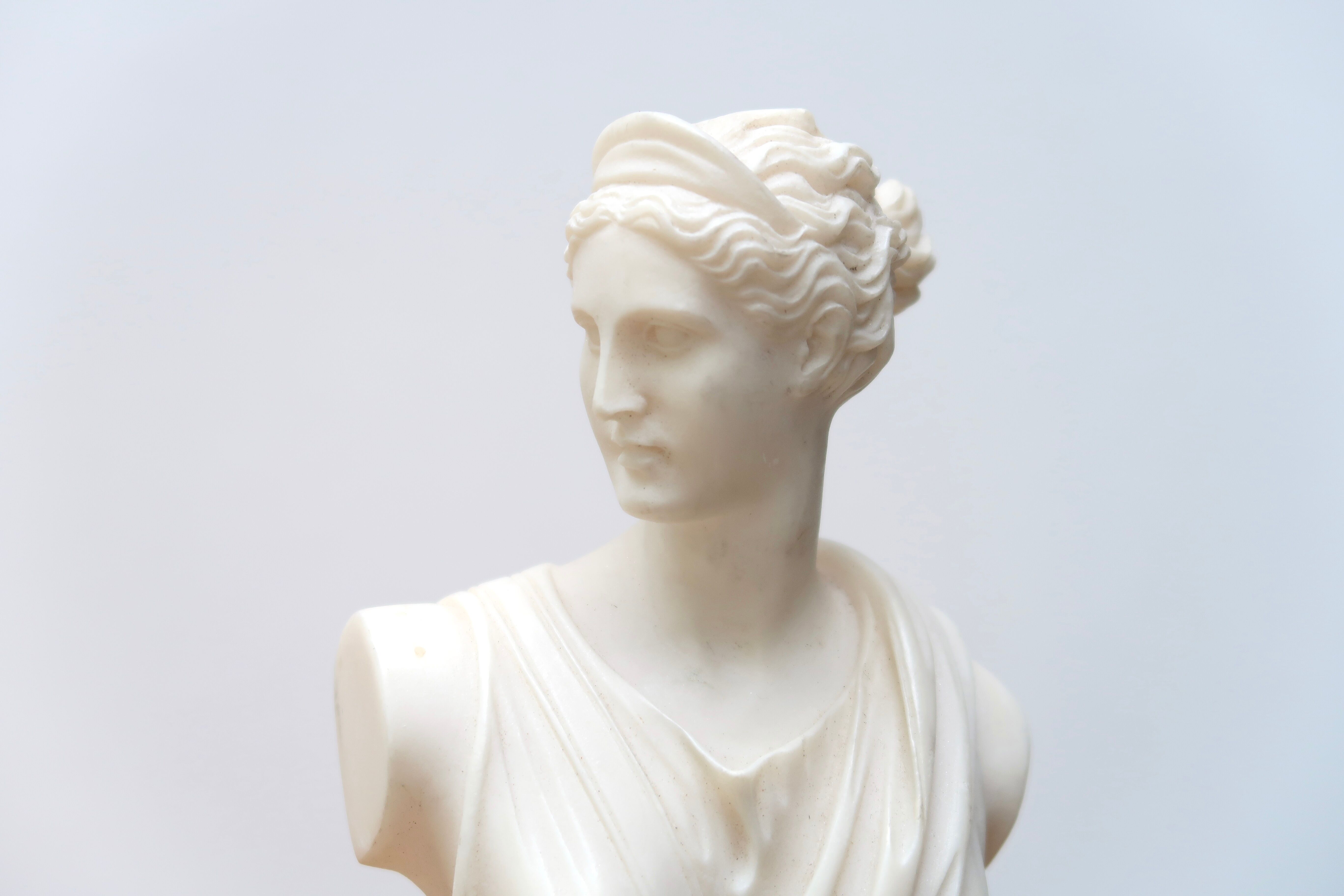 Greek bust of Diana in resin, 70s