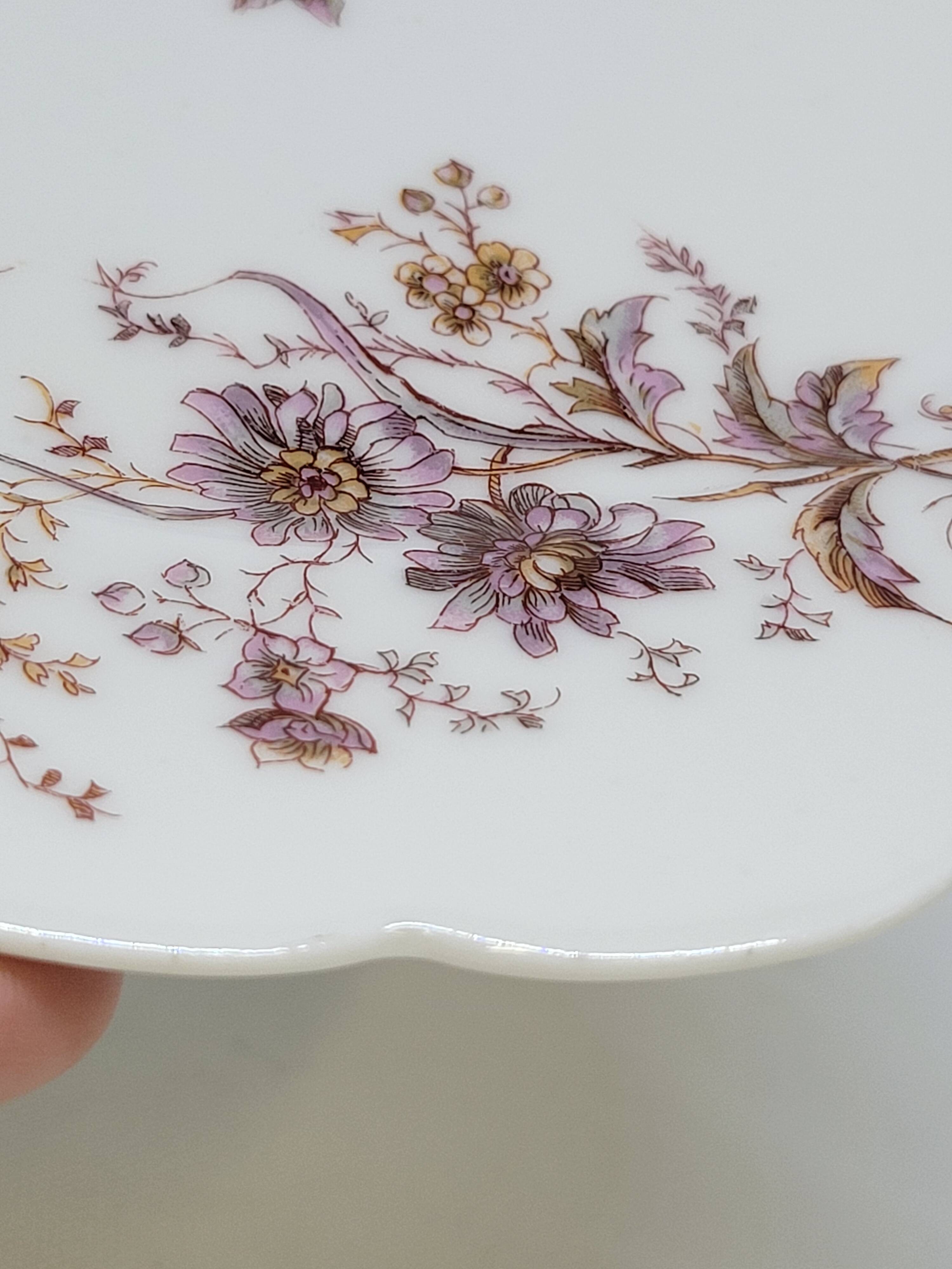 Superb Plate Dish on Pedestal 19th Century White Porcelain Bird Decor