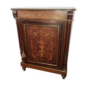 Meuble d’appui en marqueterie