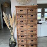 Notary cabinet with flaps