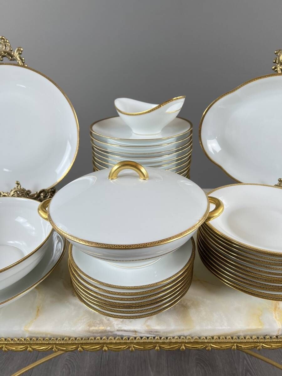 45-piece table service in Limoges porcelain, 20th century