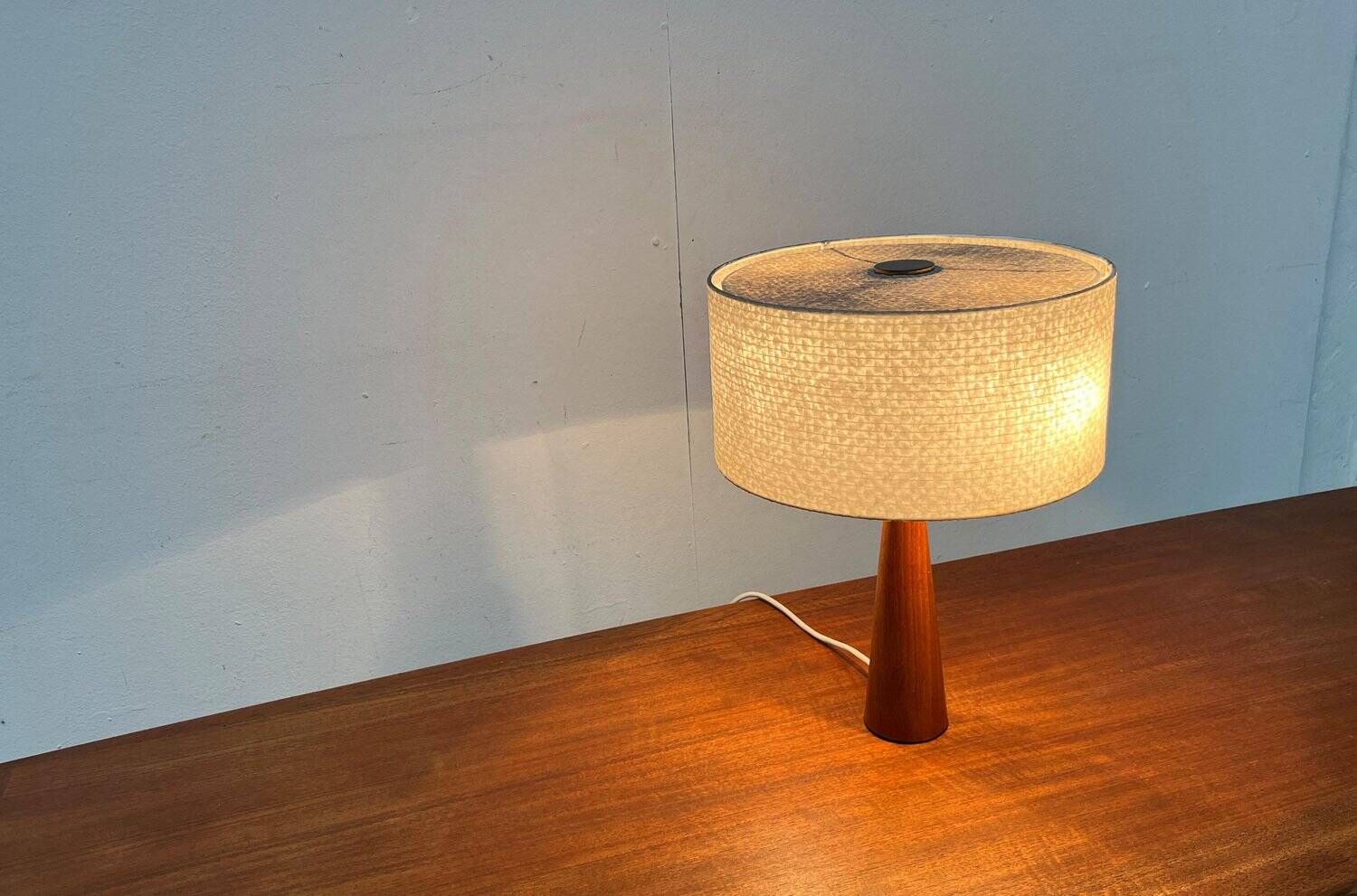 Lampe de table en teck minimaliste du milieu du siècle, années 1960