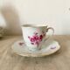 Tasses en porcelaine fleuries