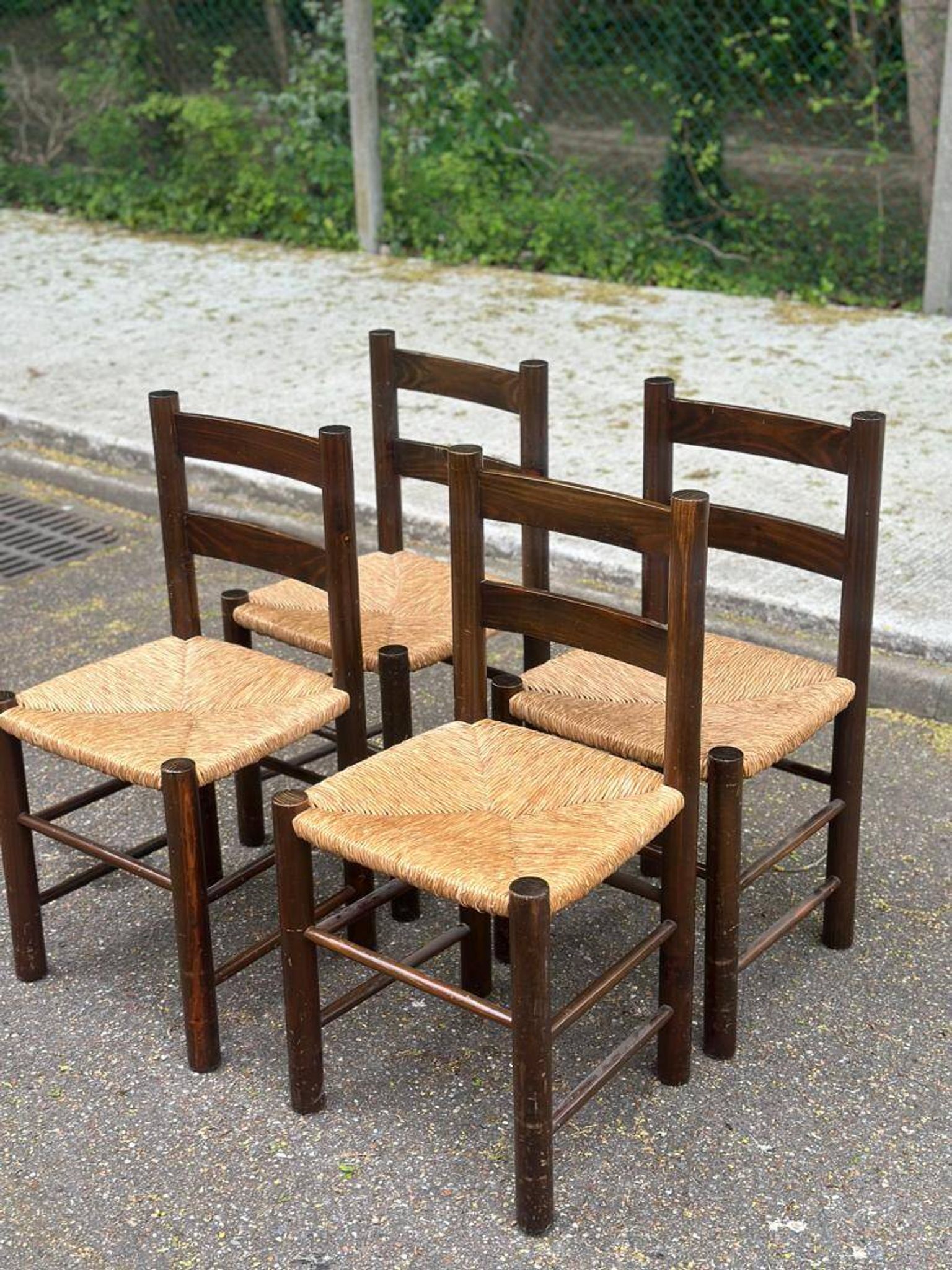 4 chaises bois massif chêne foncé pailées éléphant