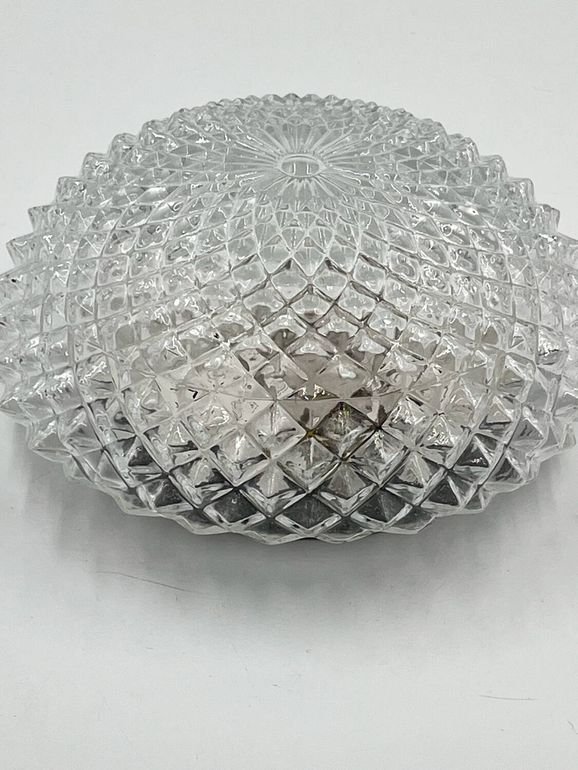 Molded glass ceiling light with pineapple decor