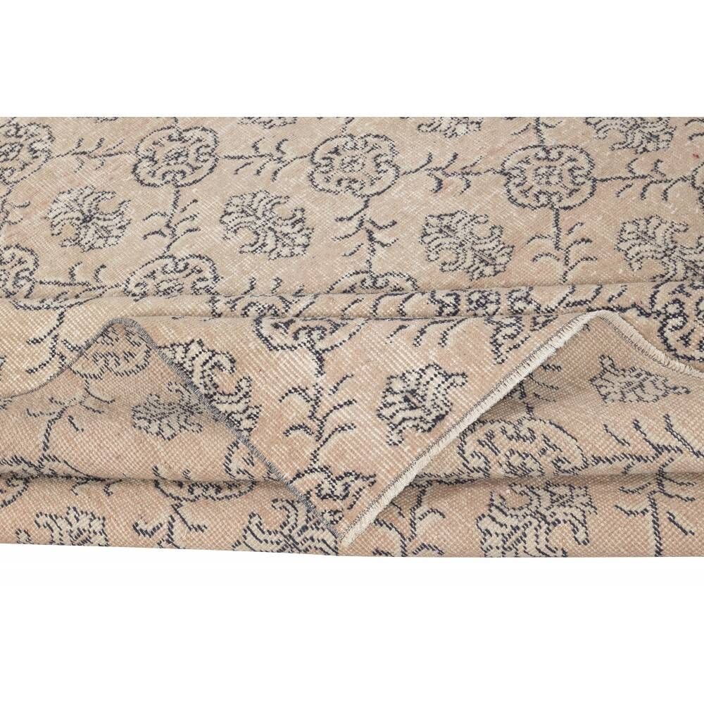 Vintage Turkish Handknotted Wool Rug. Floral Patterned Area Carpet for Cozy Farmhouse Interiors