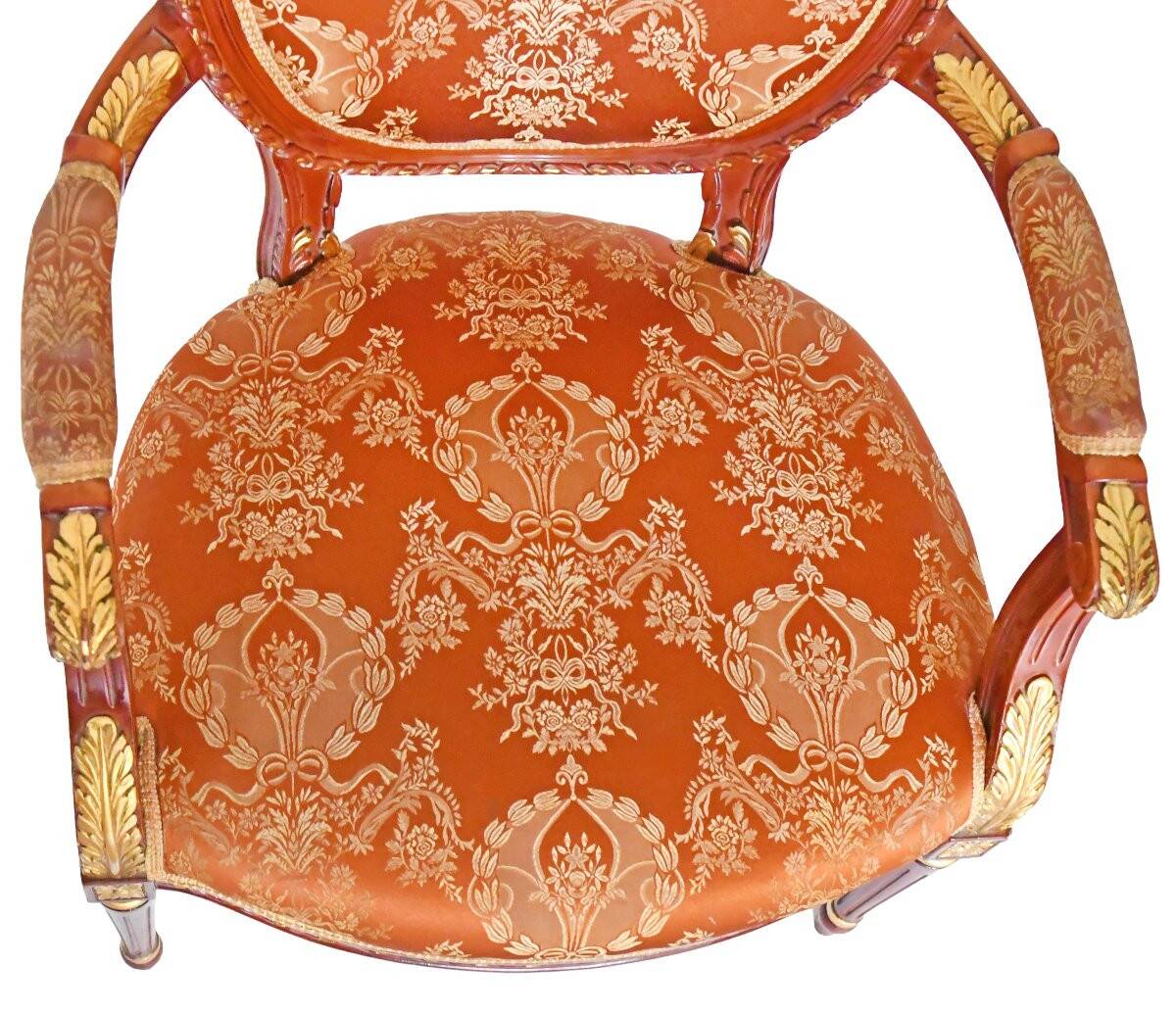 Suite de 3 fauteuils cabriolet de style Louis XVI