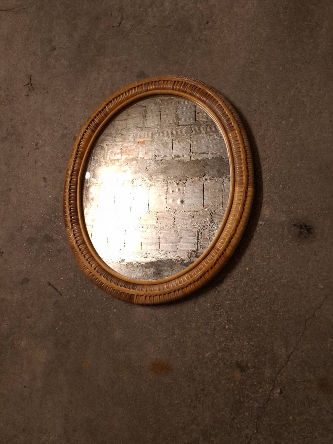 Miroir en rotin vintage