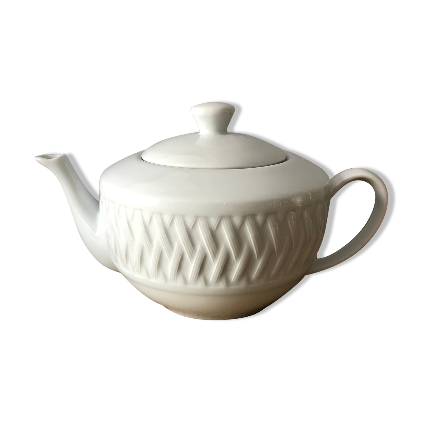 Porcelain tea maker
