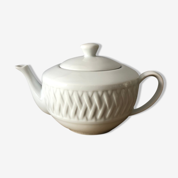 Porcelain tea maker