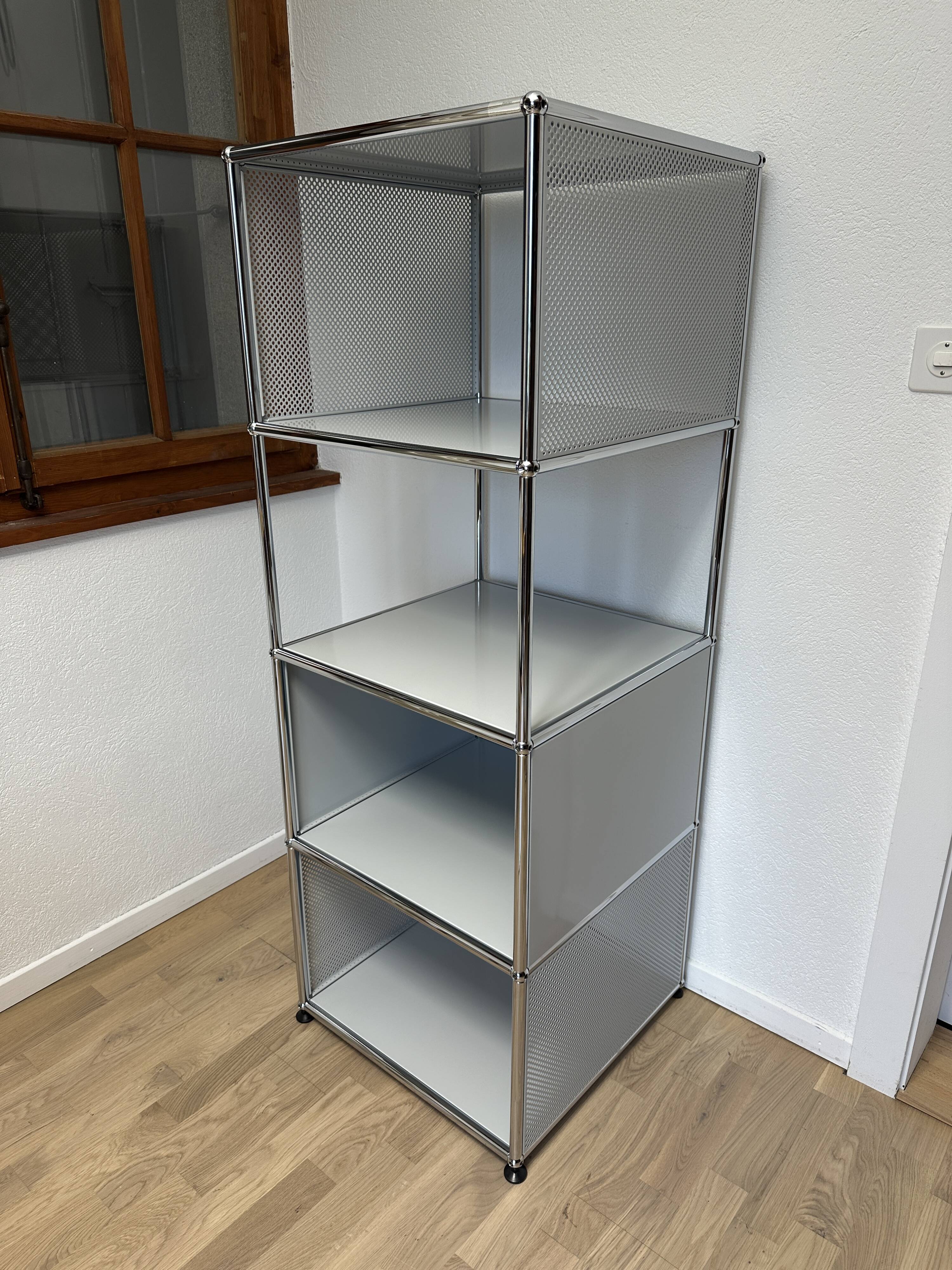 USM Haller shelf in light grey
