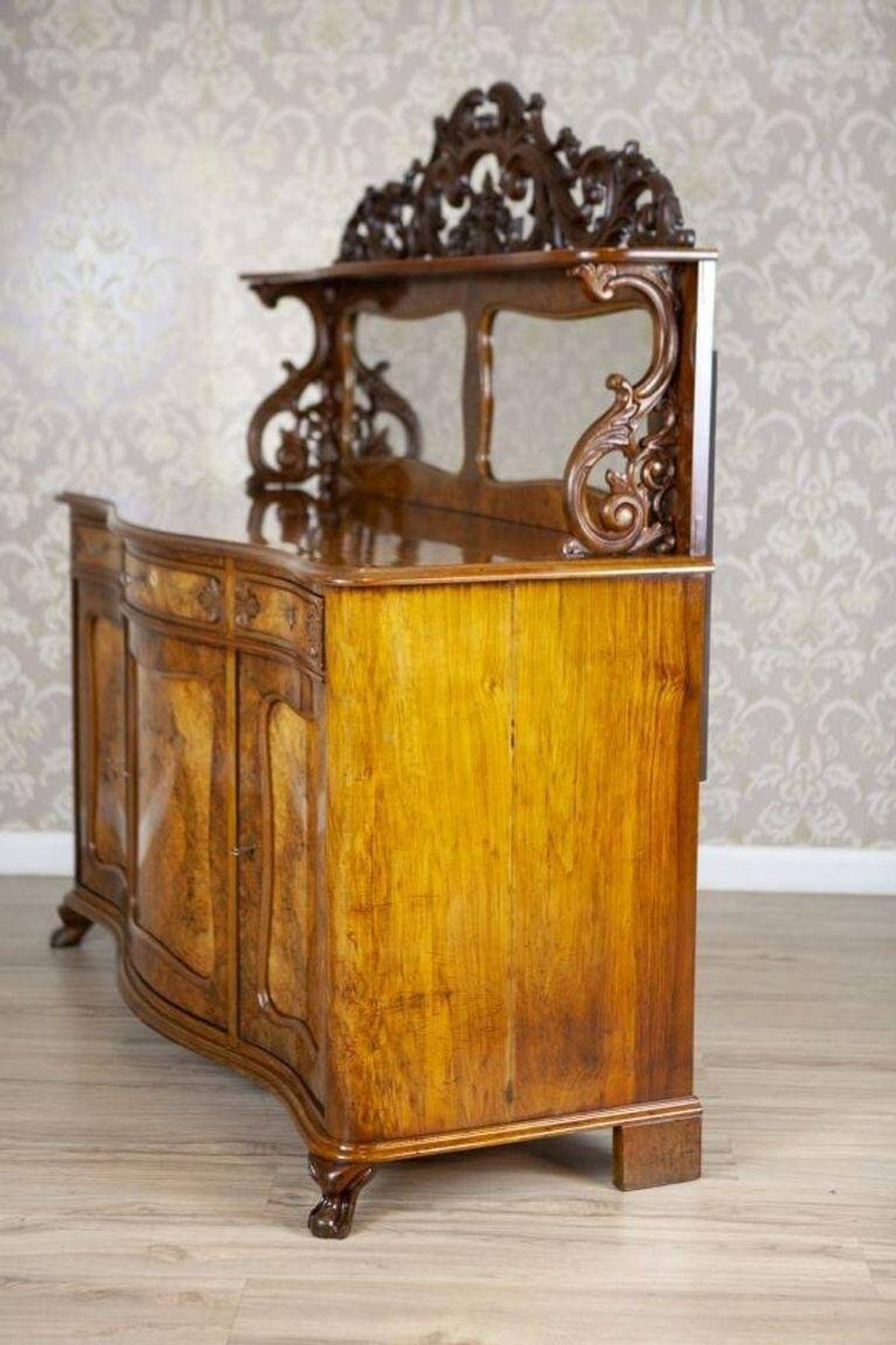 Buffet Rococo Revival en noyer et placage, 1850