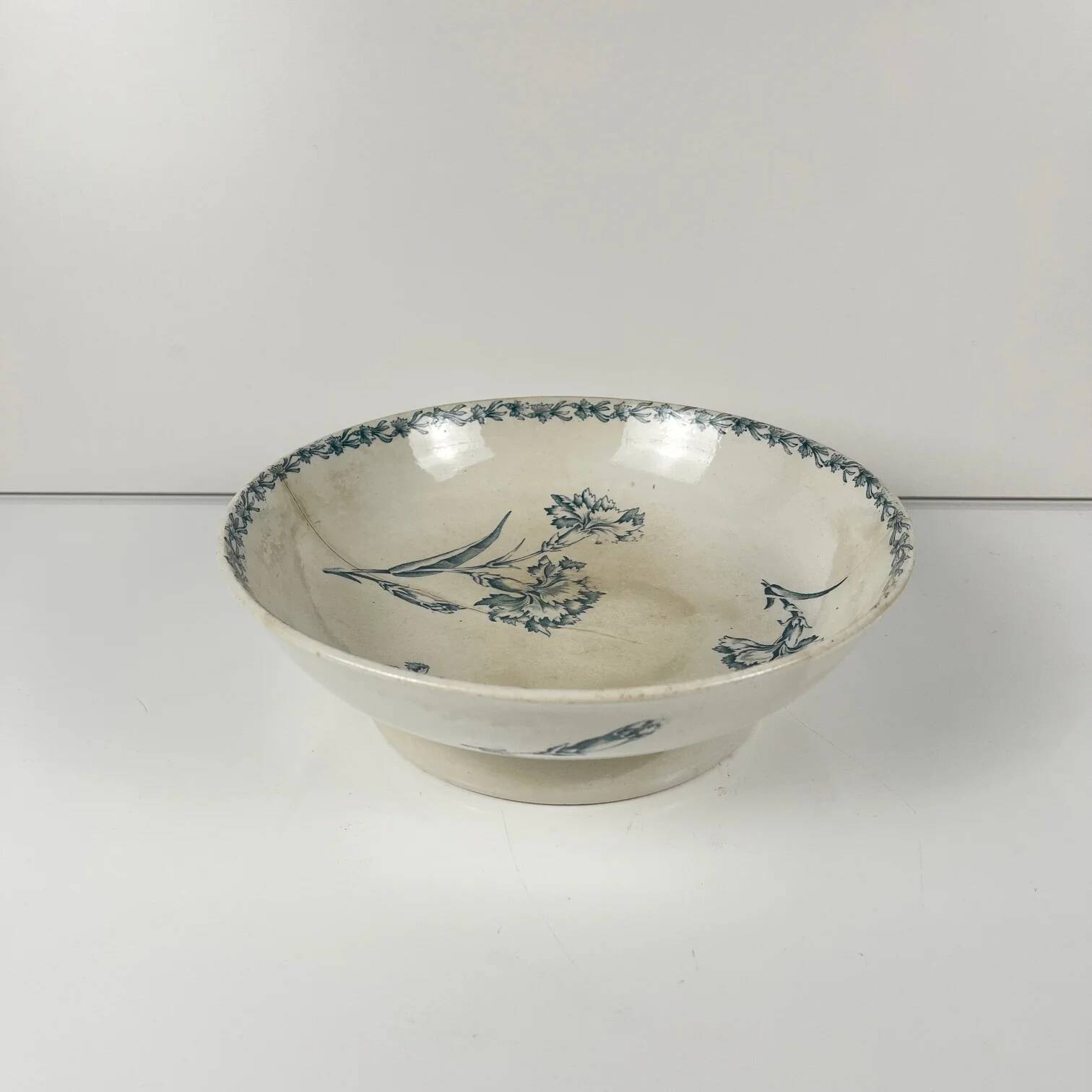 Footed bowl model "Carnation", KG Lunéville, ironstone, 19th century