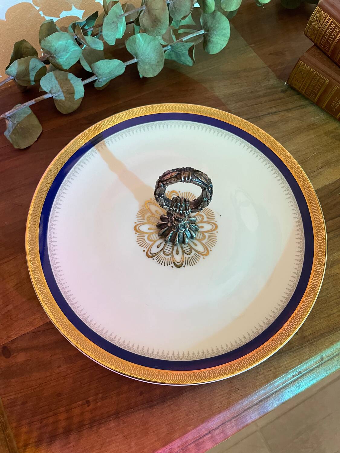 Porcelain and silver-plated servant
