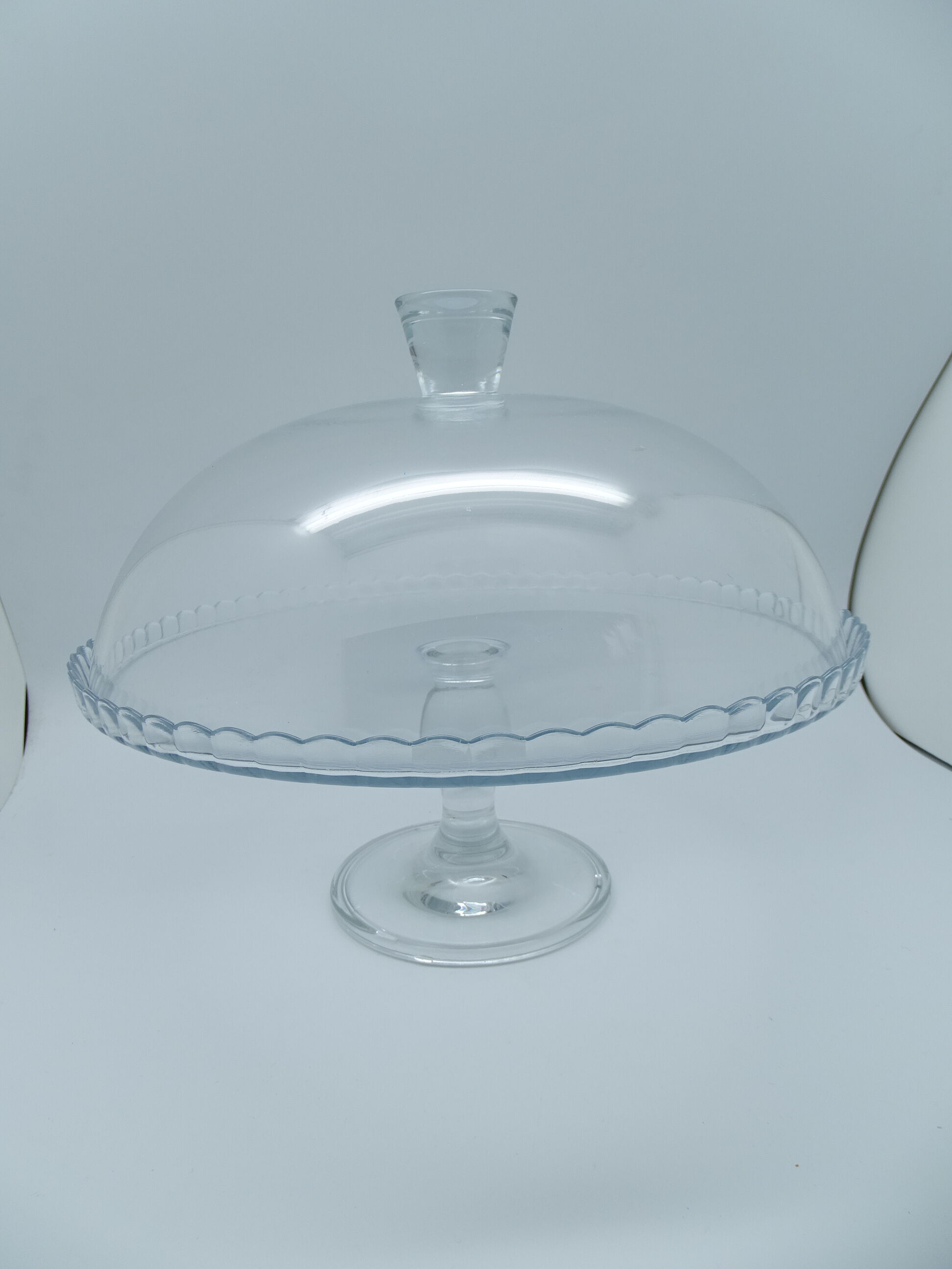 Glass cake dish with bell
