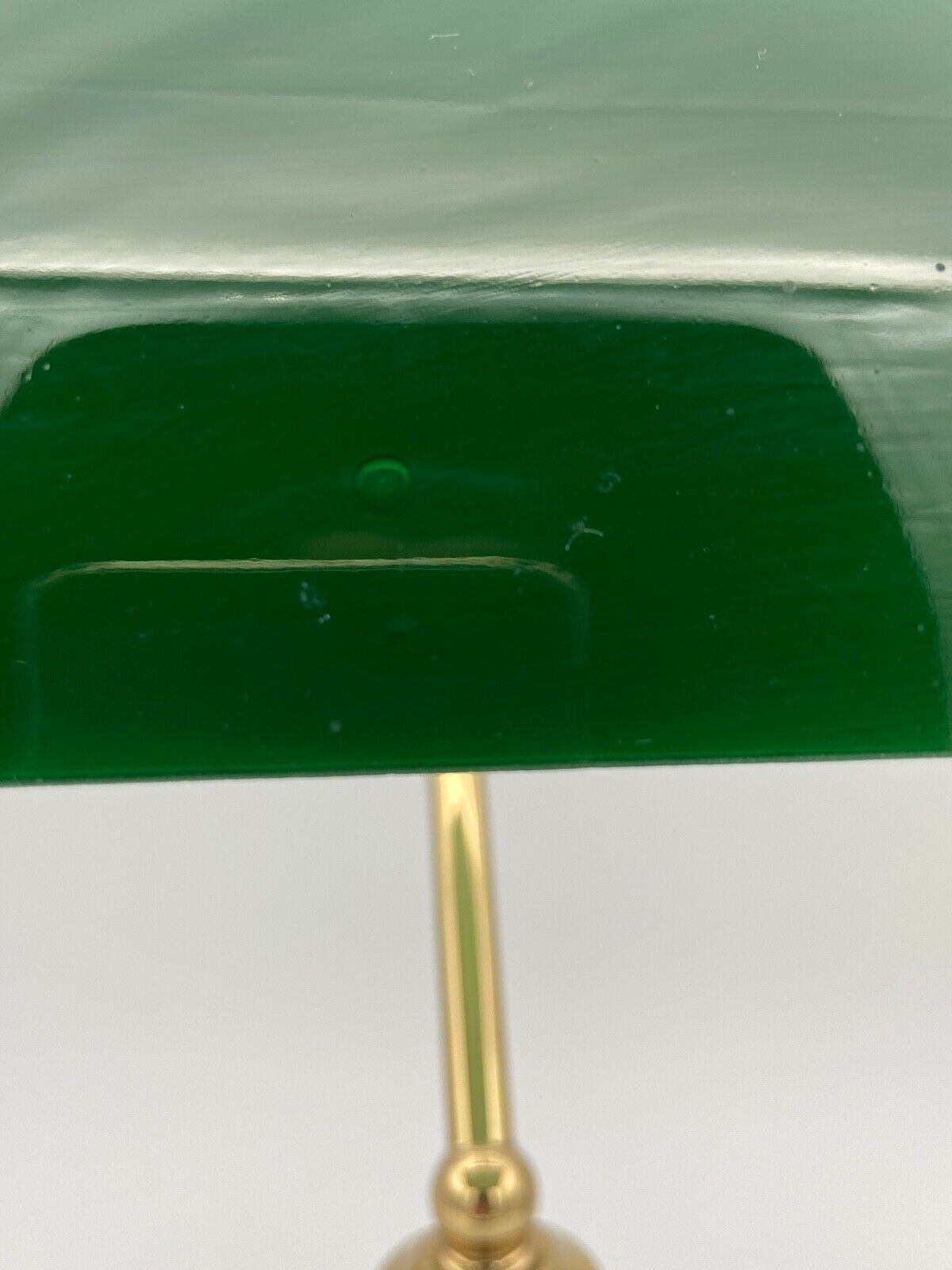 Banker's lamp in brass lampshade in green glass desk
