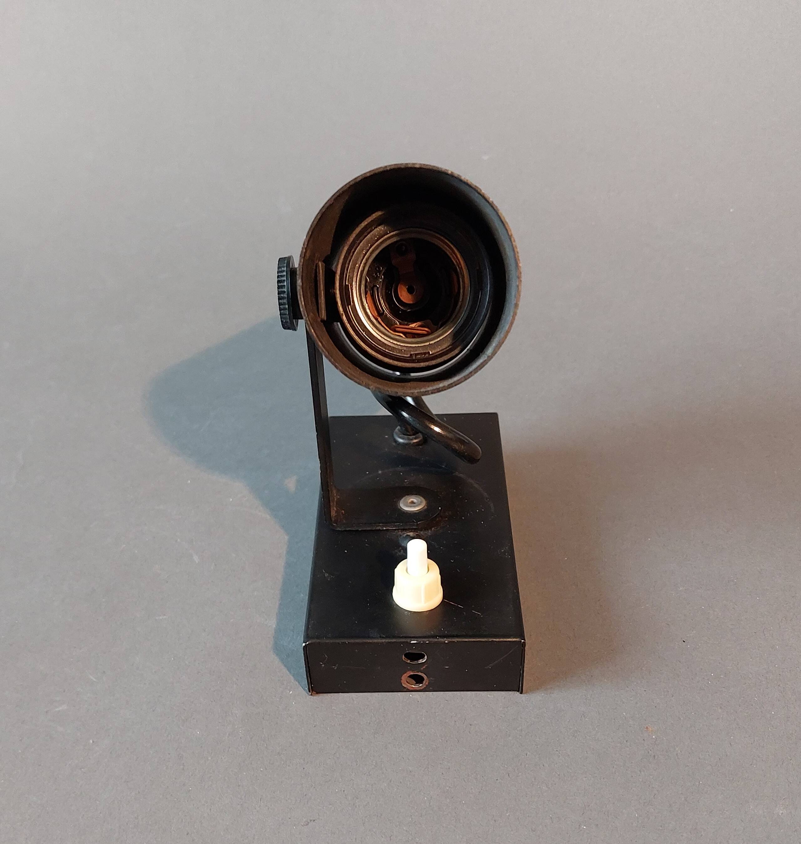 Modernist Lita 1960 wall lamp in black metal.