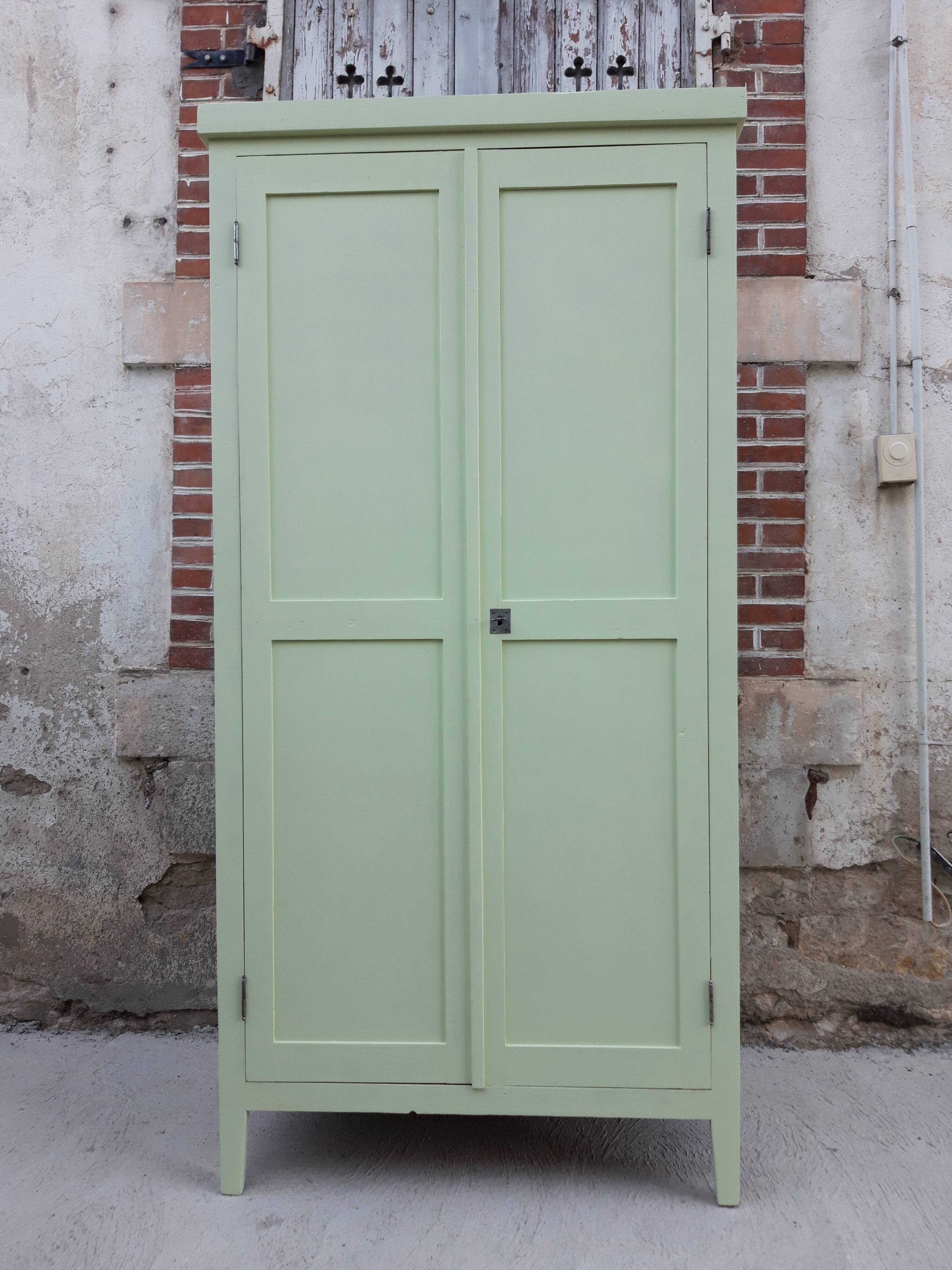 Parisian wardrobe year 50