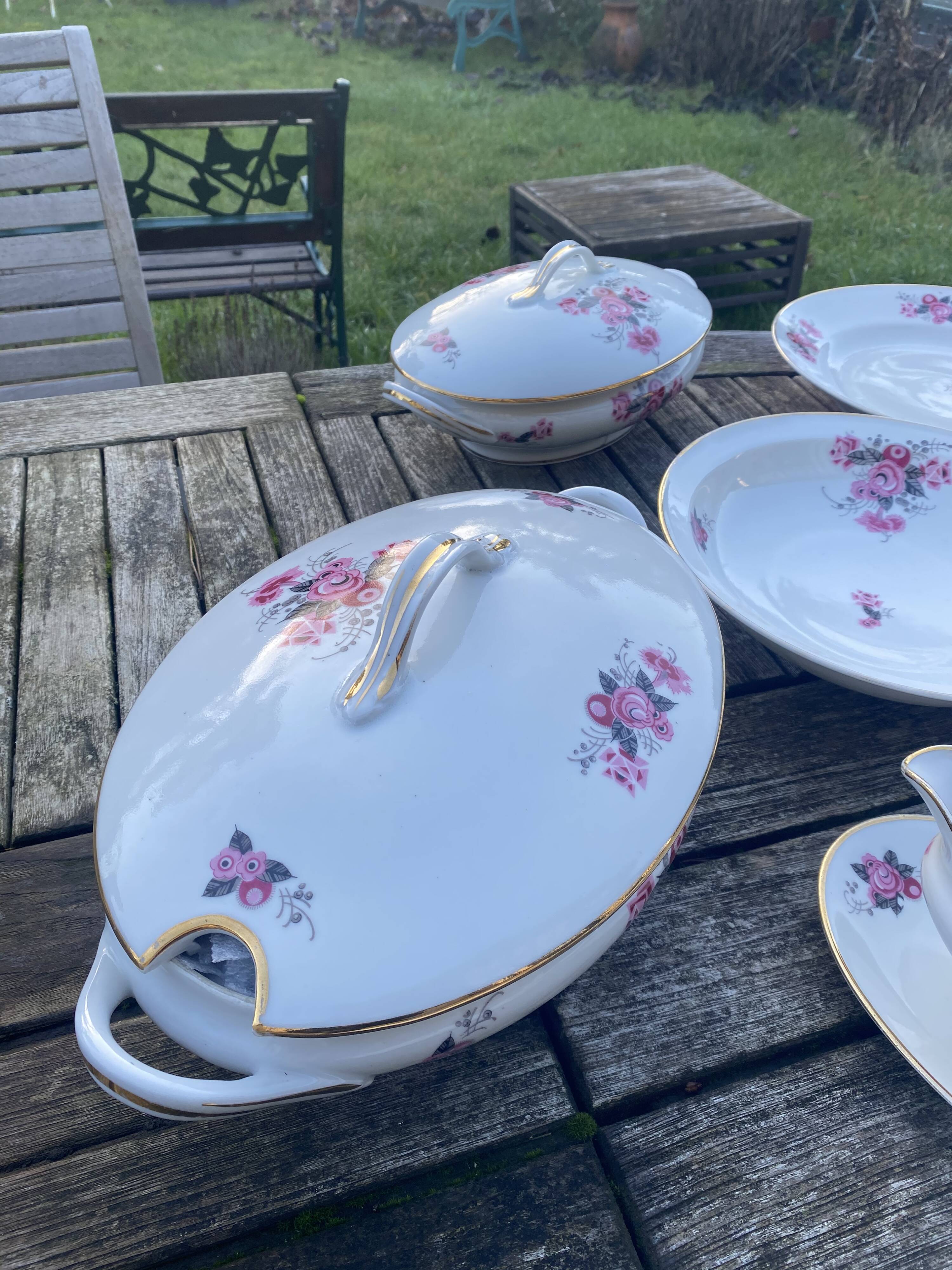 Cirot Gadouin porcelain dinner service