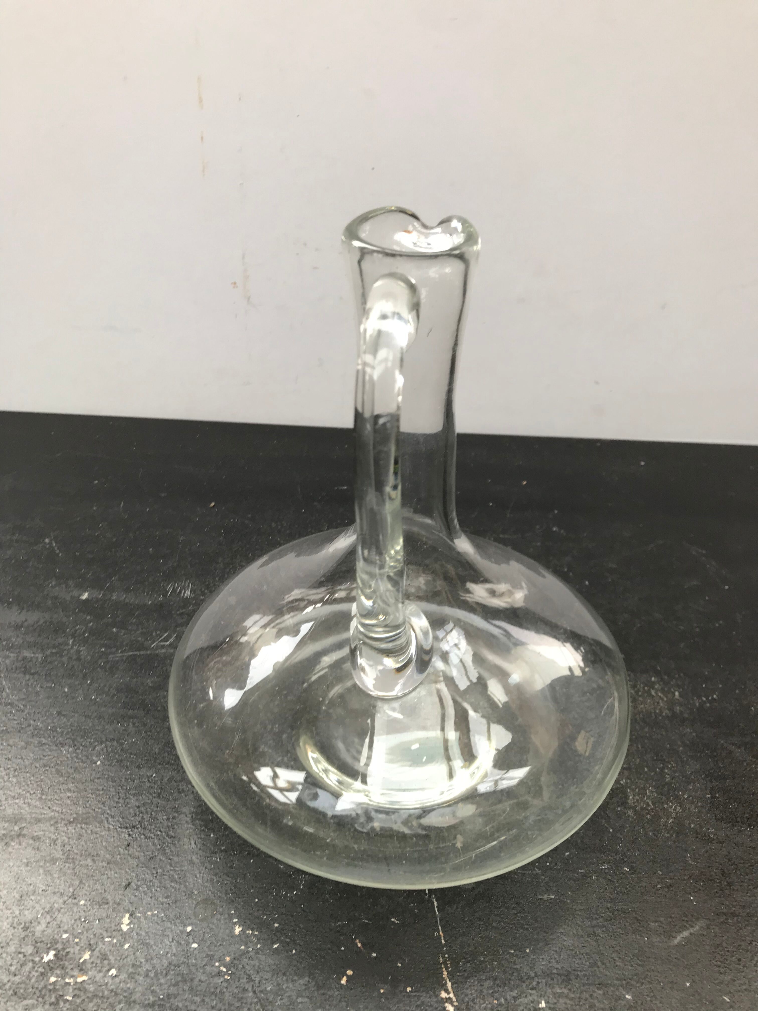 Carafe to decant glass blown