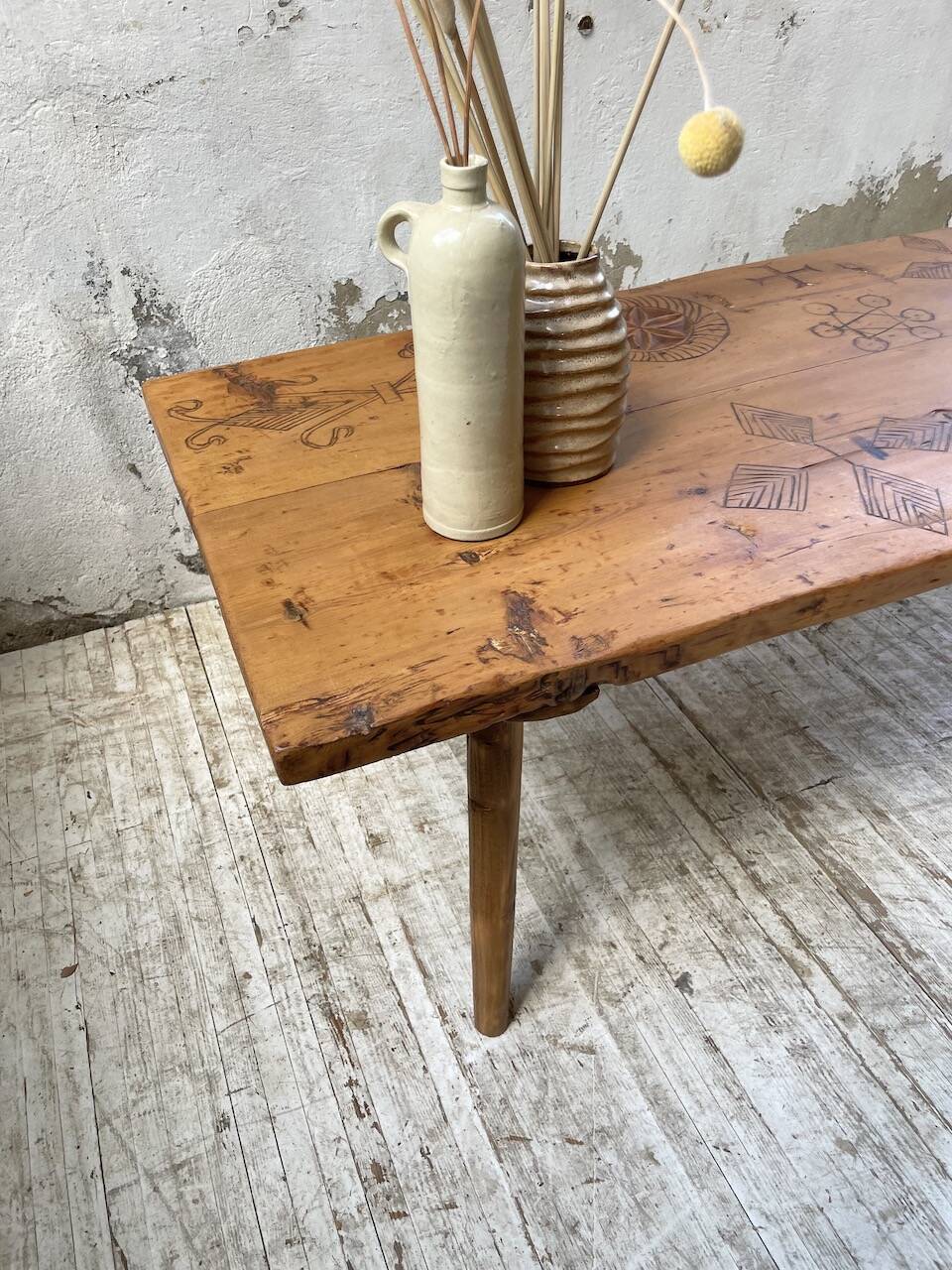 Popular art coffee table Switzerland 1900