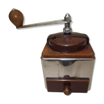 Coffee grinder Peugeot Art Deco Bakelite and Chrome