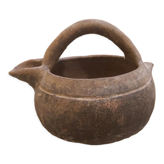 Pot with handle and pouring spout, terracotta