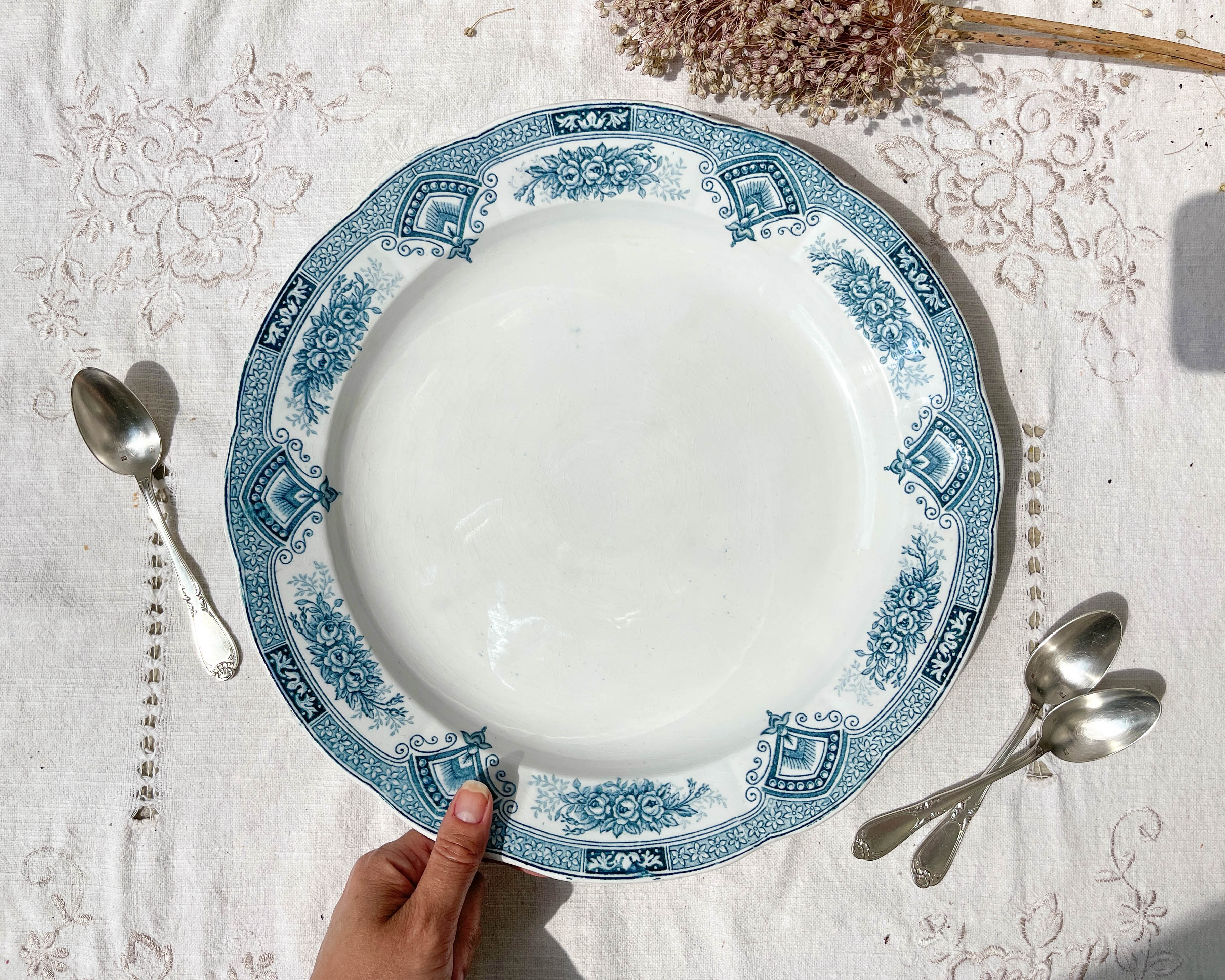 Vintage round dish Terre de fer ONNAING model "PRINTEMPS"