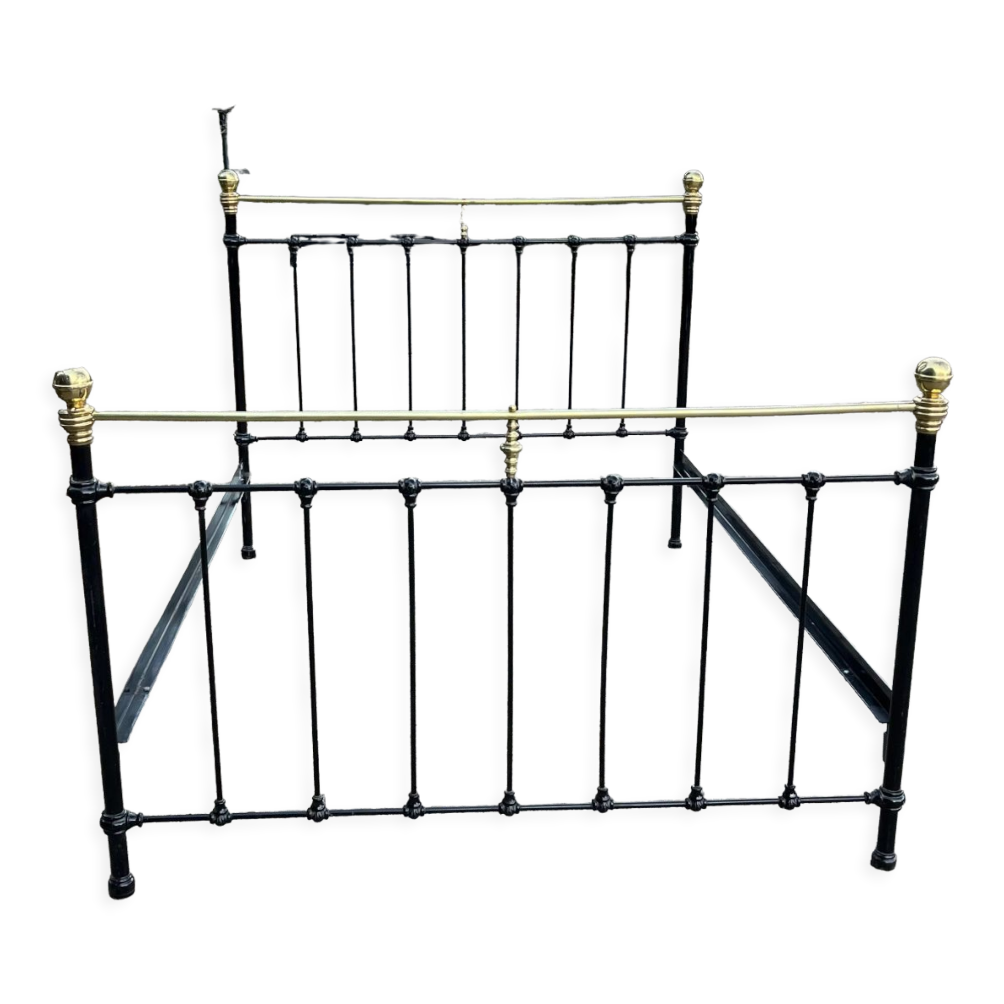 Antique bed 140x190 iron and brass
