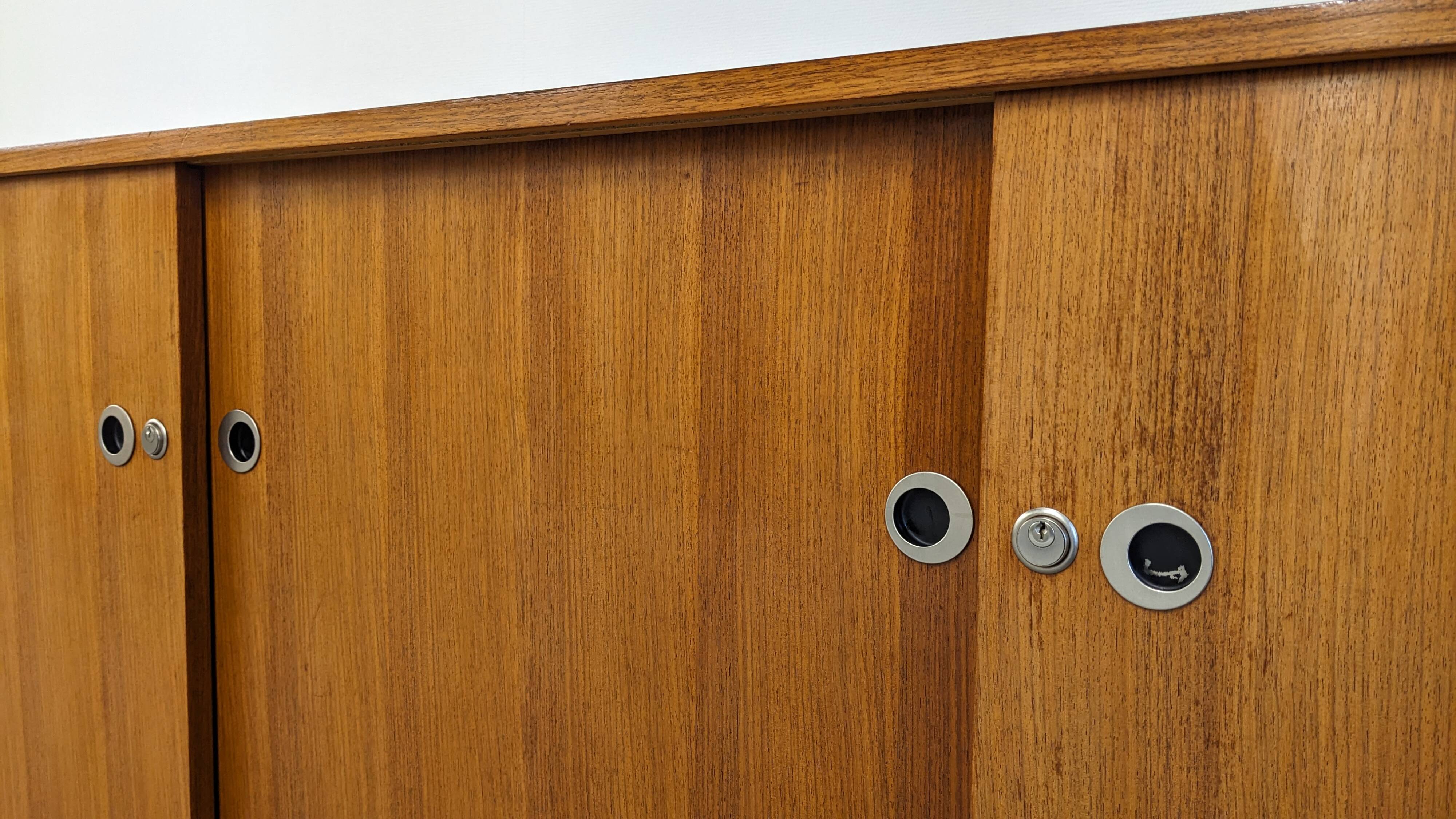 Modernist enfilade in rosewood attributed to O. Borsani, Italy circa 1970.