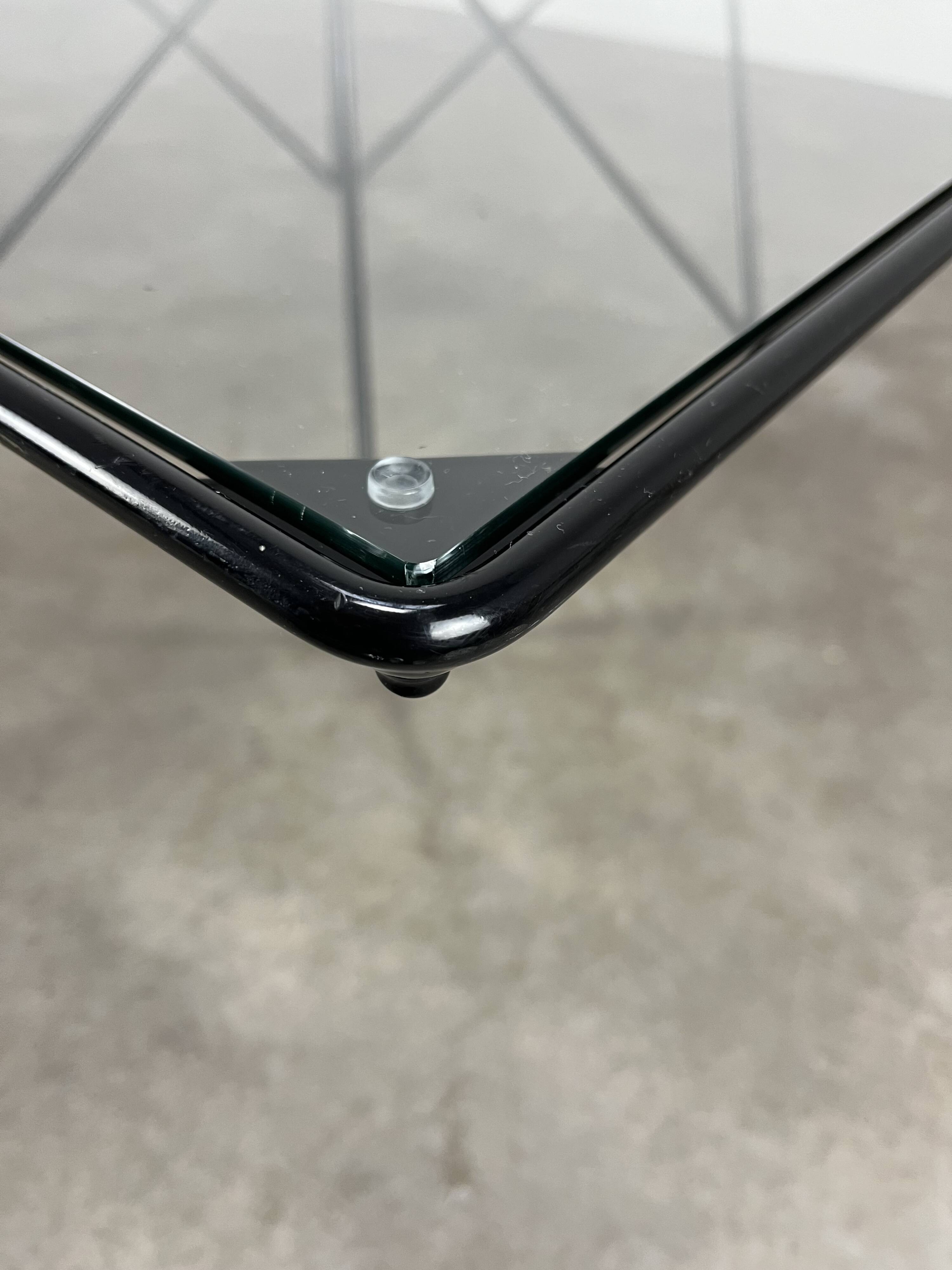 Pyramidal coffee table in steel wire and glass in the style of Piva