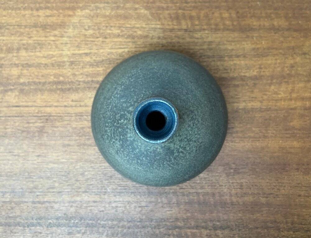 Mid-century minimalist studio pottery vase by Mathies Schwarze, Germany, 1960s.