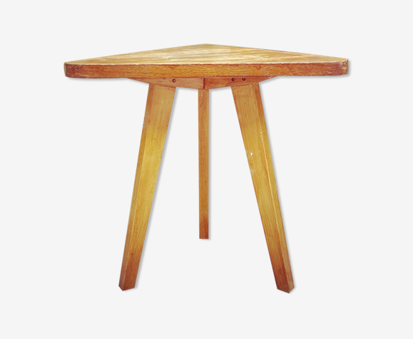 Tabouret triangulaire