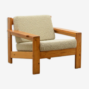 Pine and bouclé lounge chair, 70s.