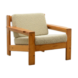 Pine and bouclé lounge chair, 70s.