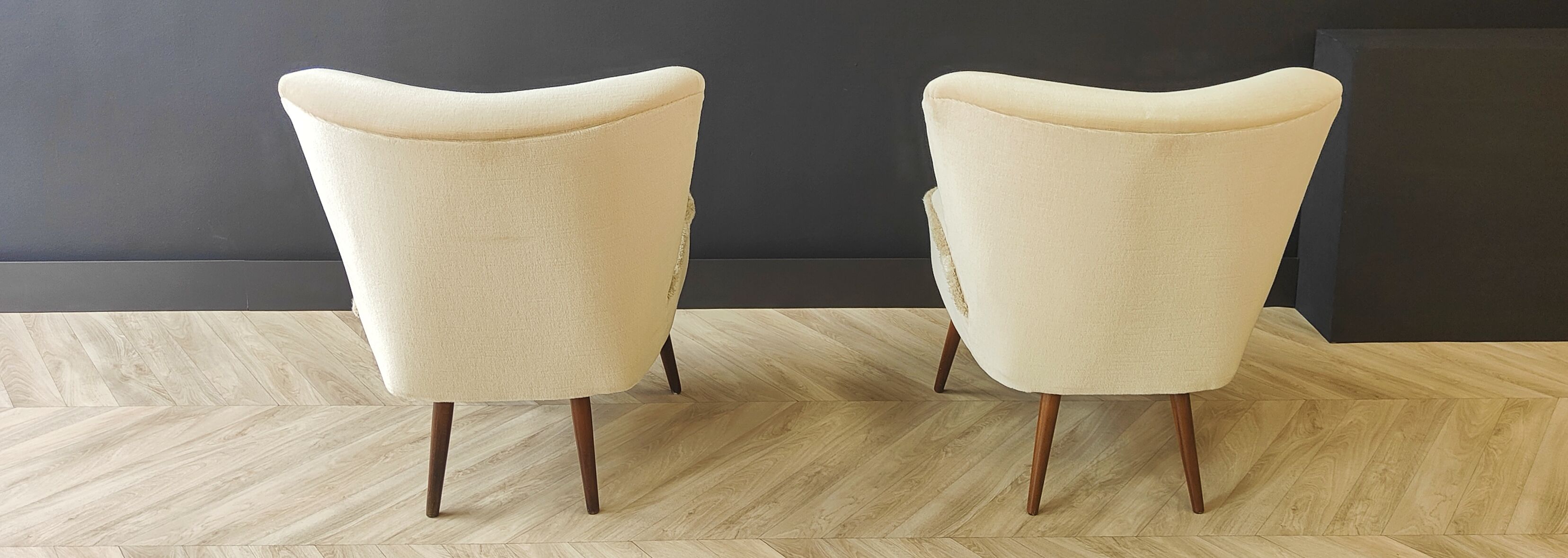 Two Mid Century cocktailchairs