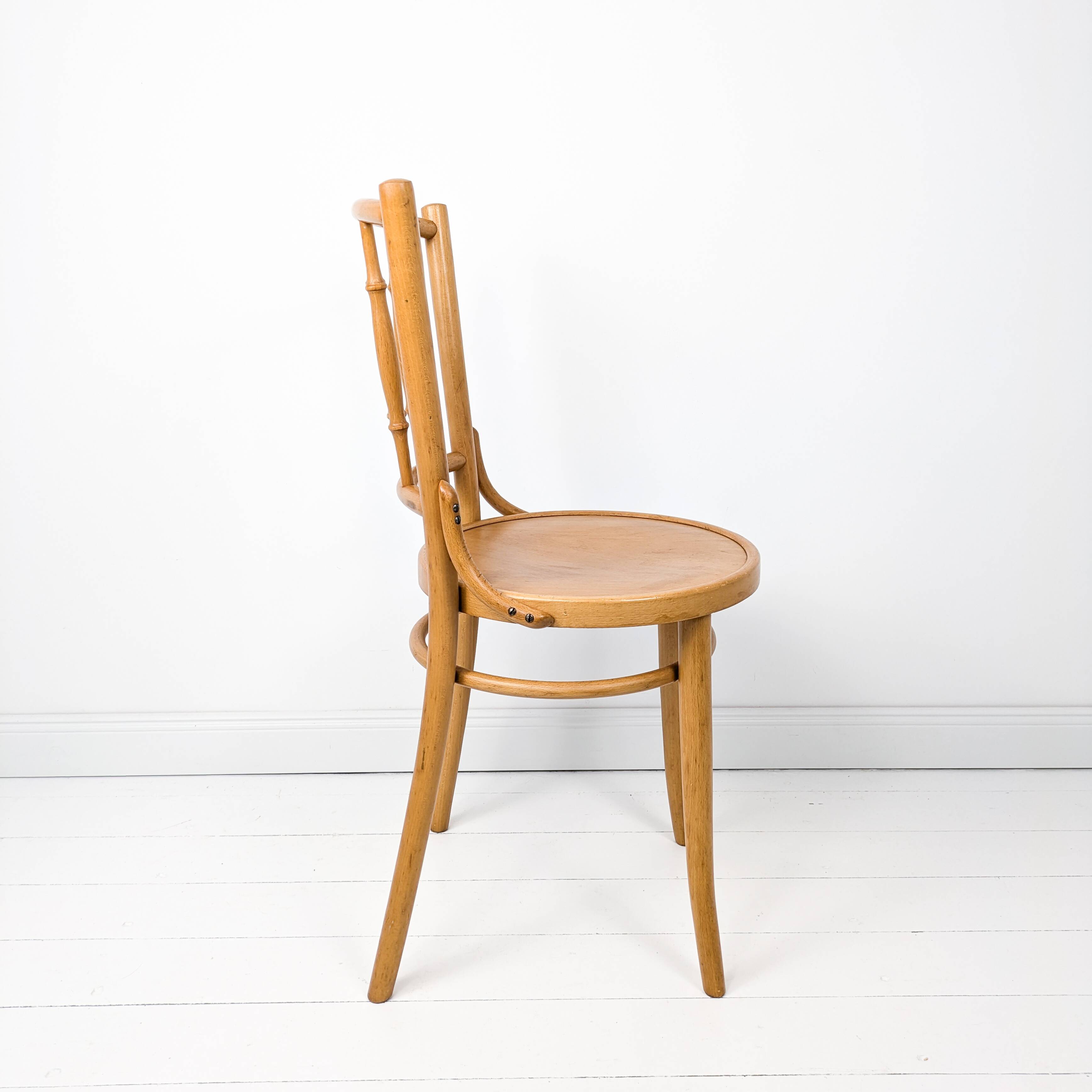 Vintage café chaise entretoises chaises chaise en bois Mid Century Retro Bistro chaise tournée ronde