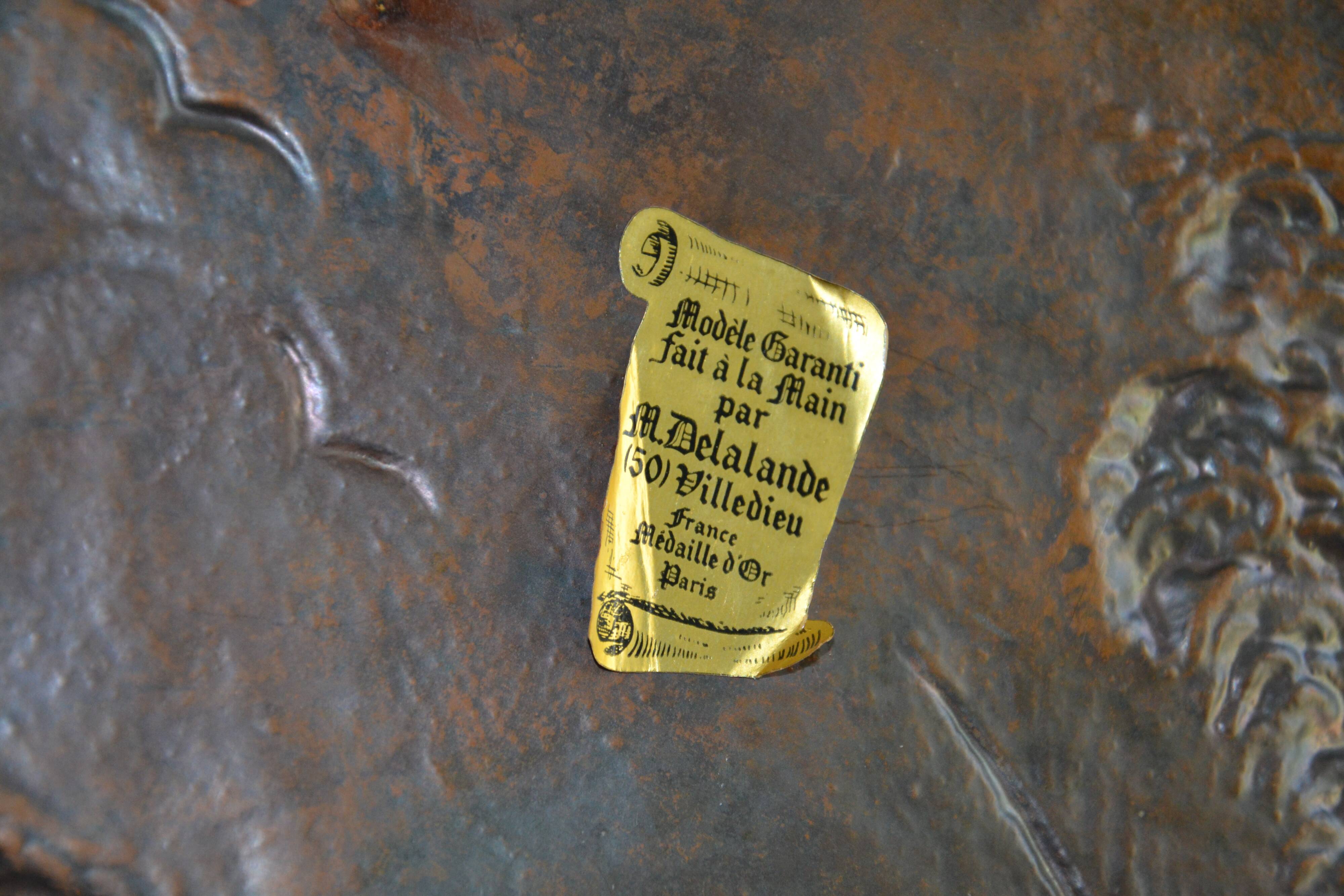 Wall ornament plaque