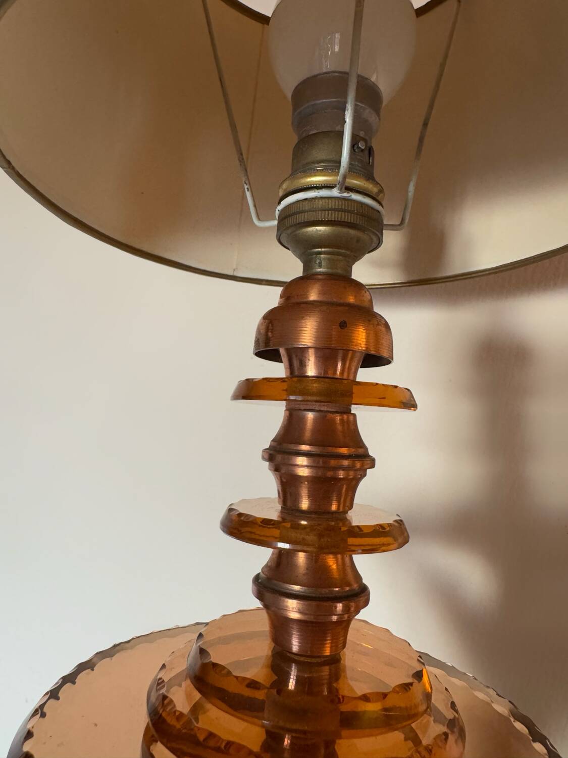 Small Art Deco lamp in copper glass