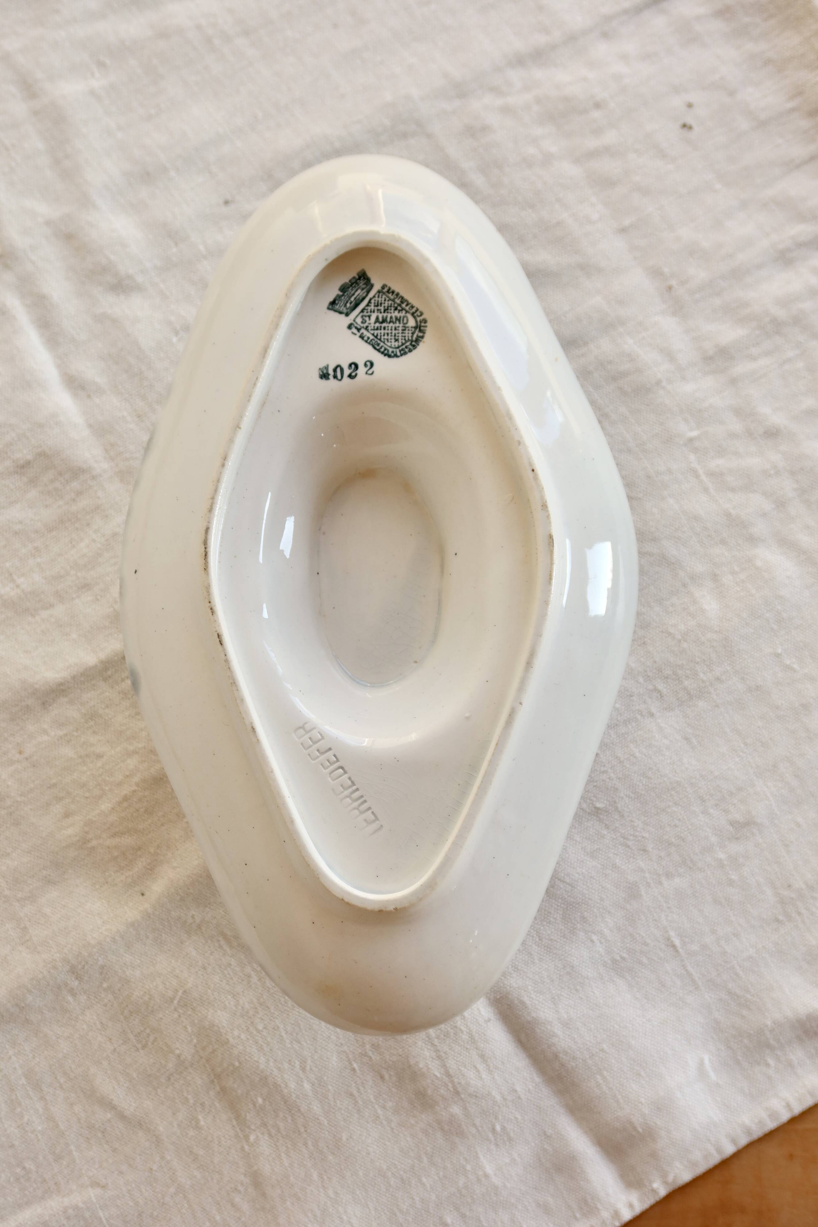 Old Saint-Amand ironstone sauce boat model 4022 - Blue floral rim